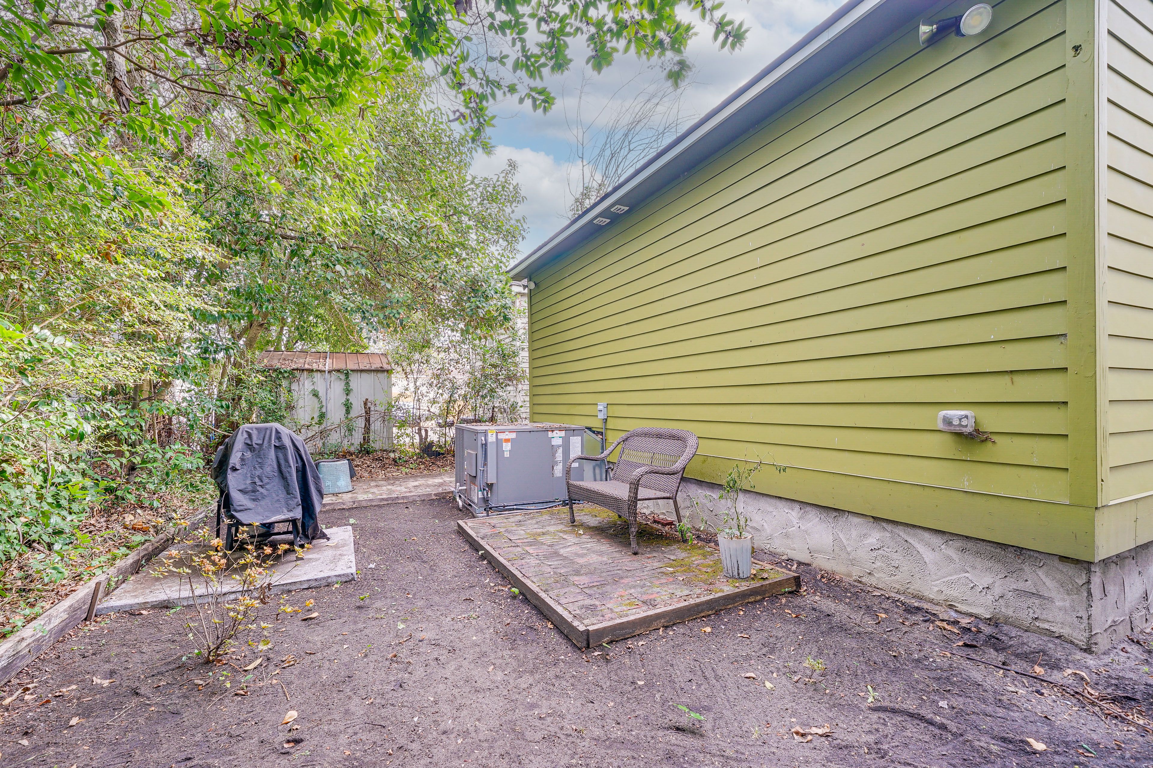 Backyard | Gas Grill (Propane Provided)