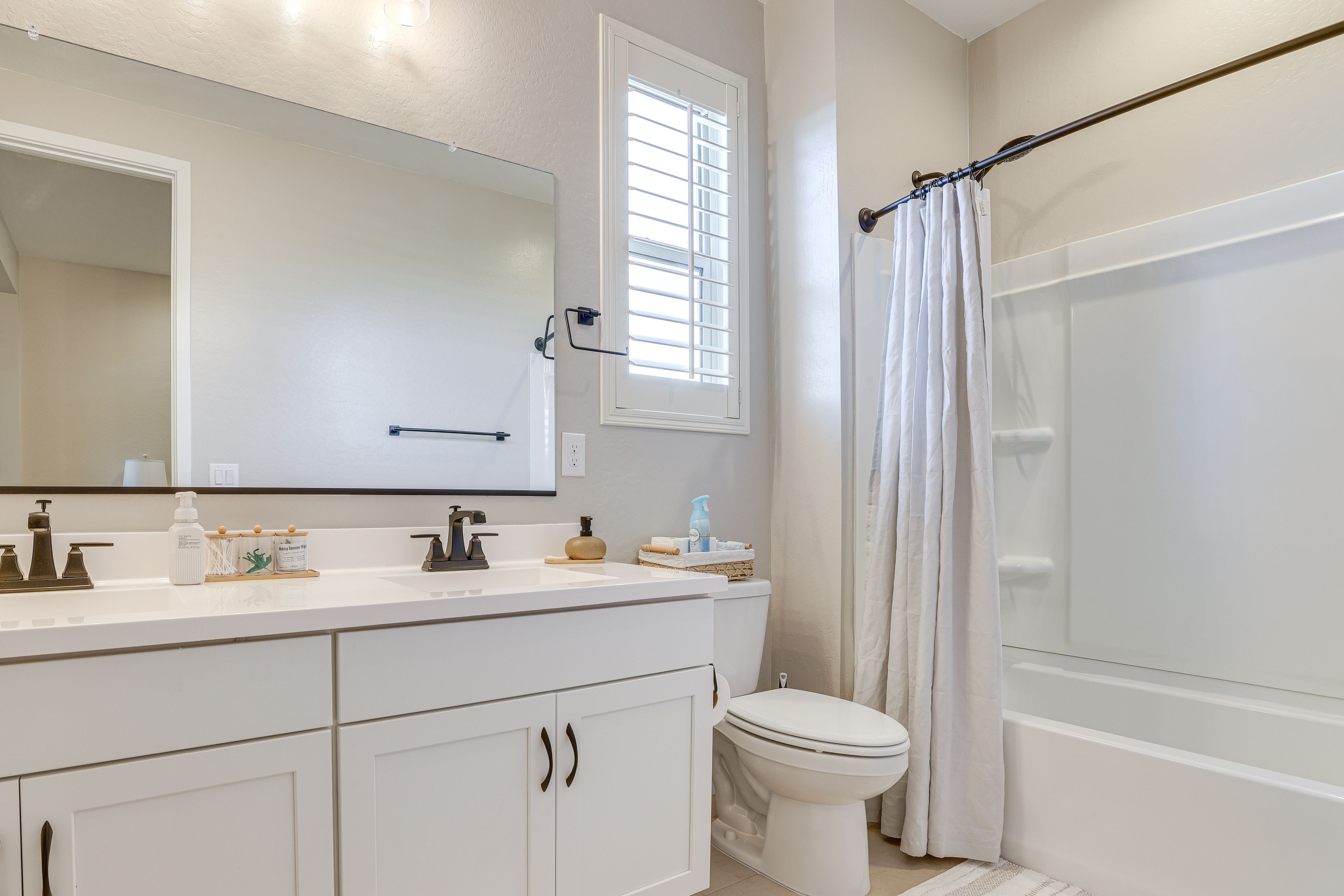 Full Bathroom | Hair Dryer