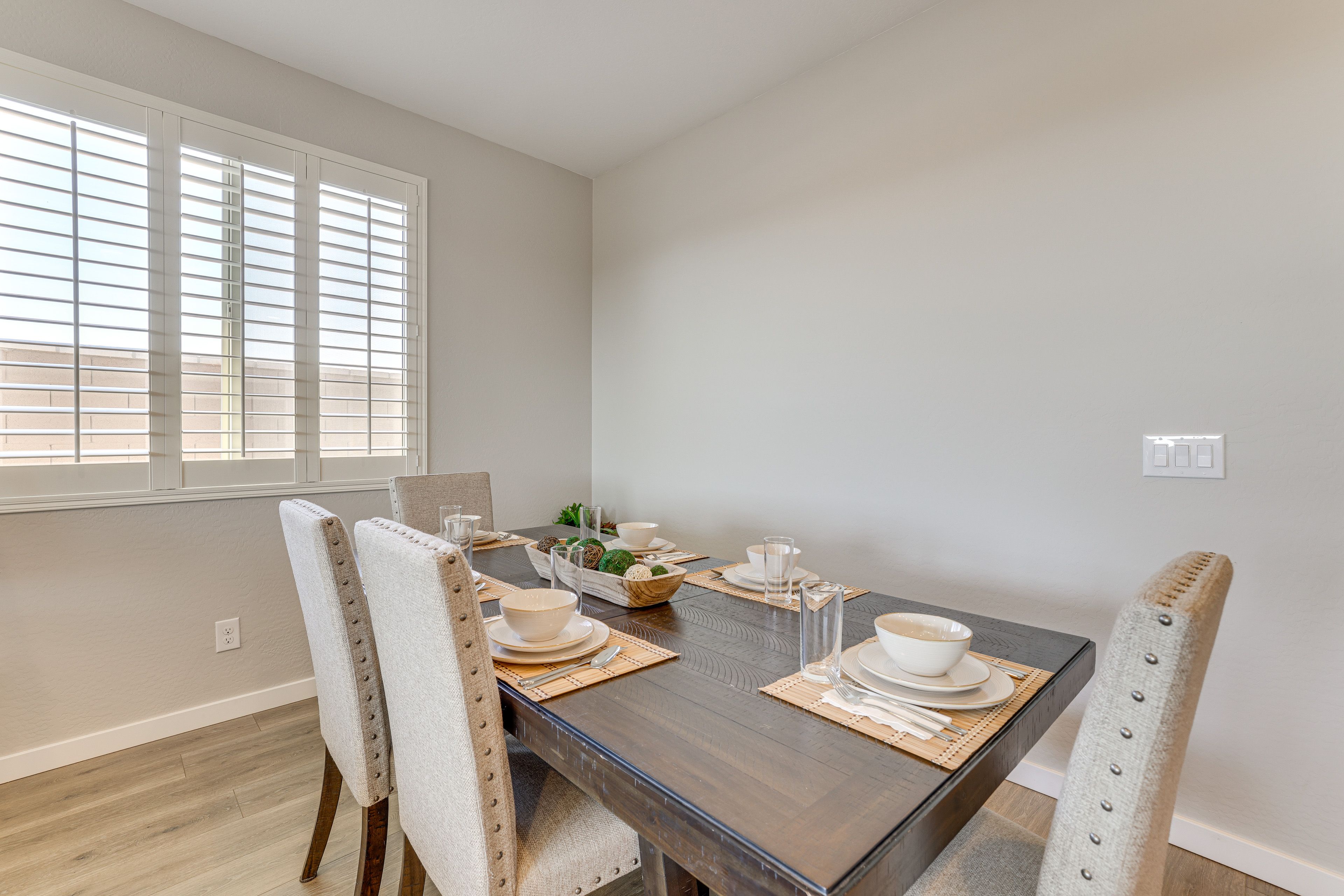 Dining Area | Dining Table | Dishware/Flatware