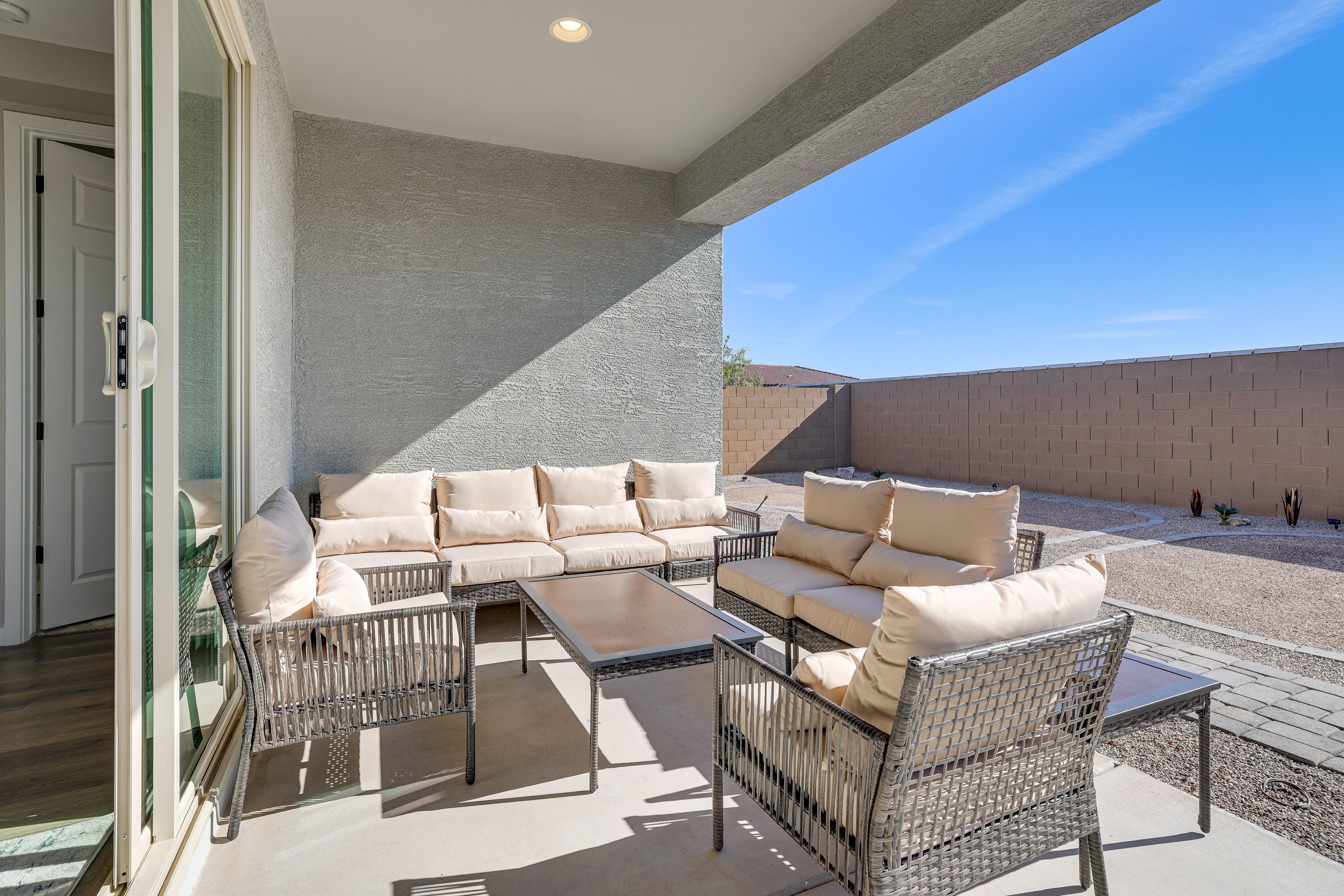 Covered Patio | Outdoor Seating