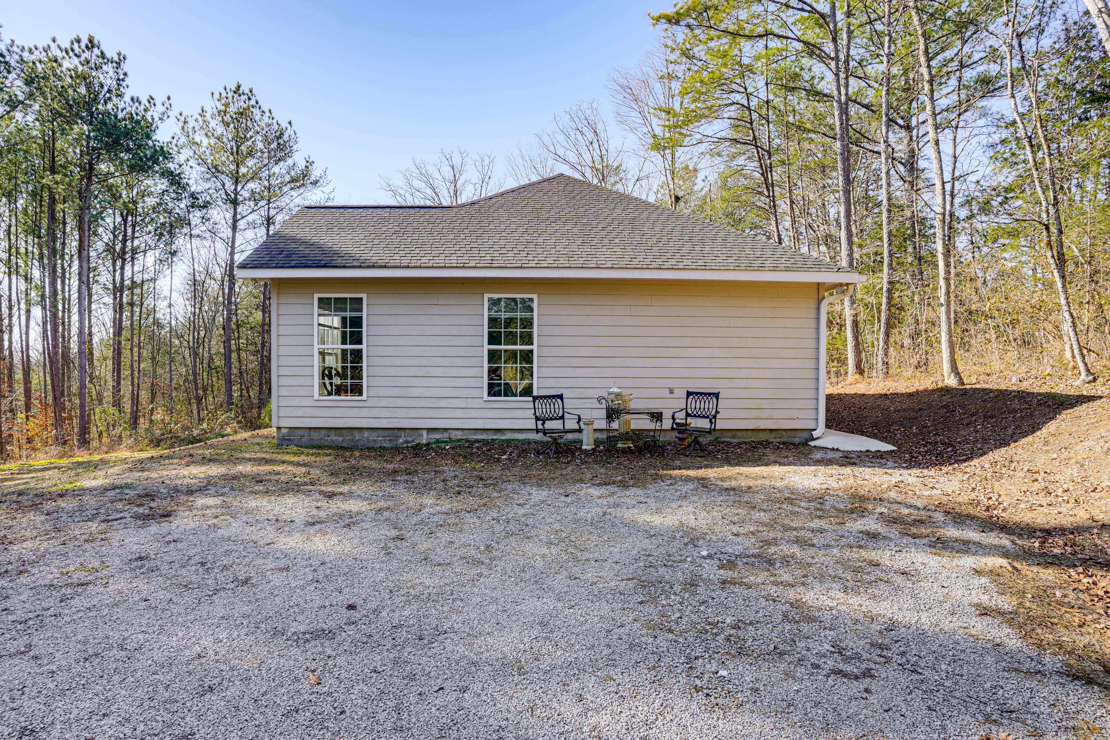 Parking | Driveway (3 Vehicles)