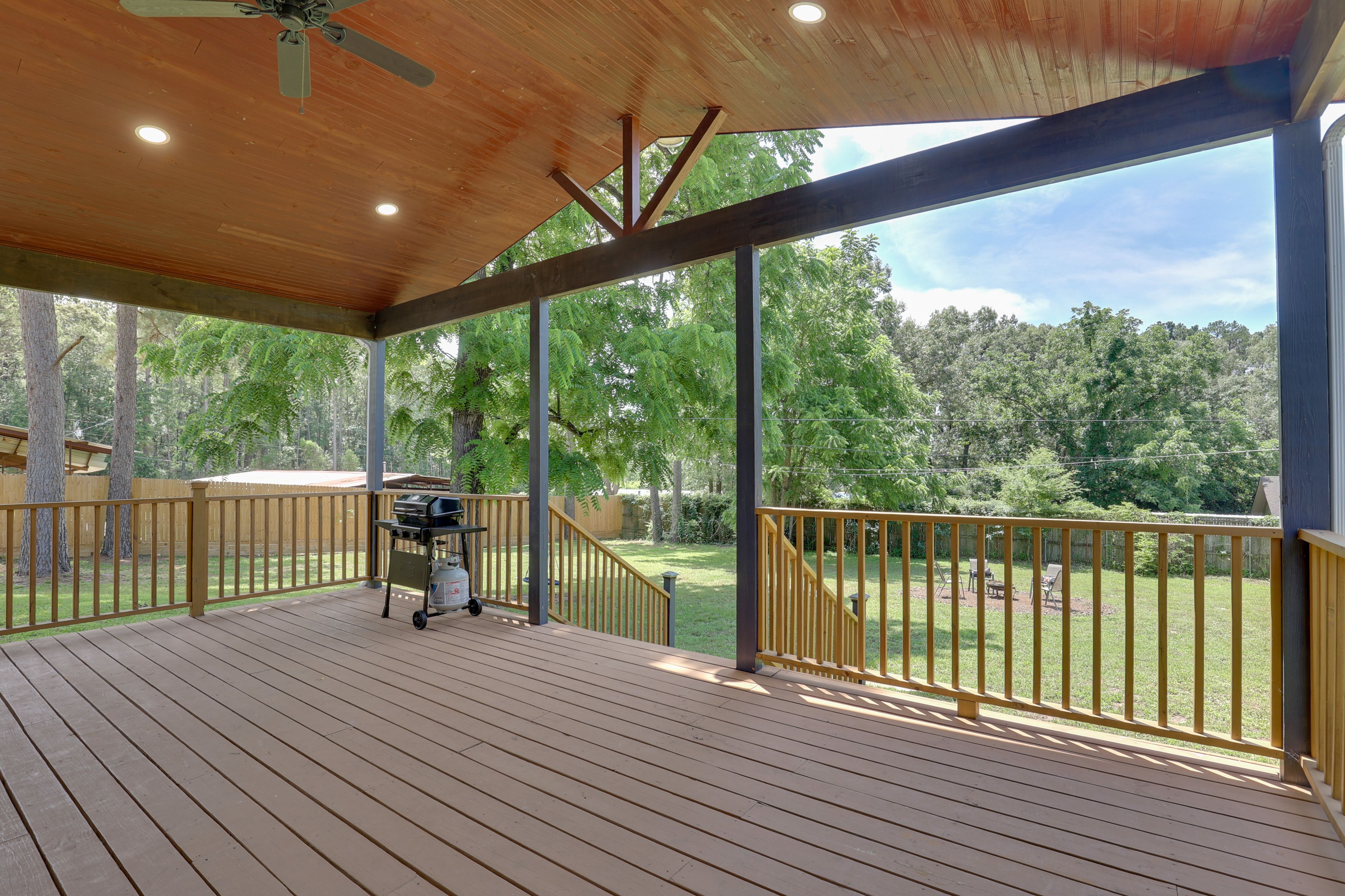 Covered Deck | Gas Grill | Private Yard