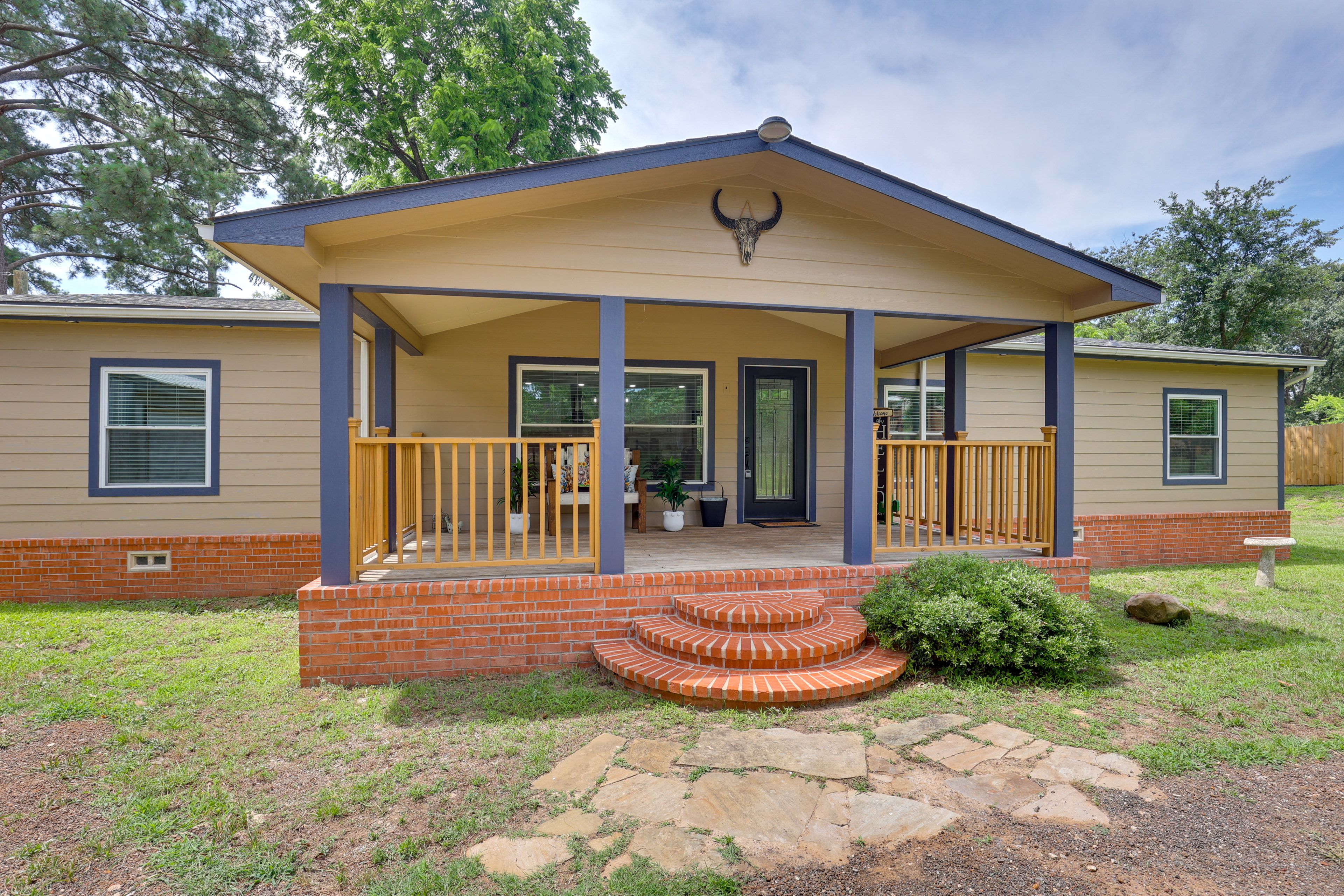 Tyler Vacation Rental | 4BR | 2BA | 4 Steps Required | 1,900 Sq Ft