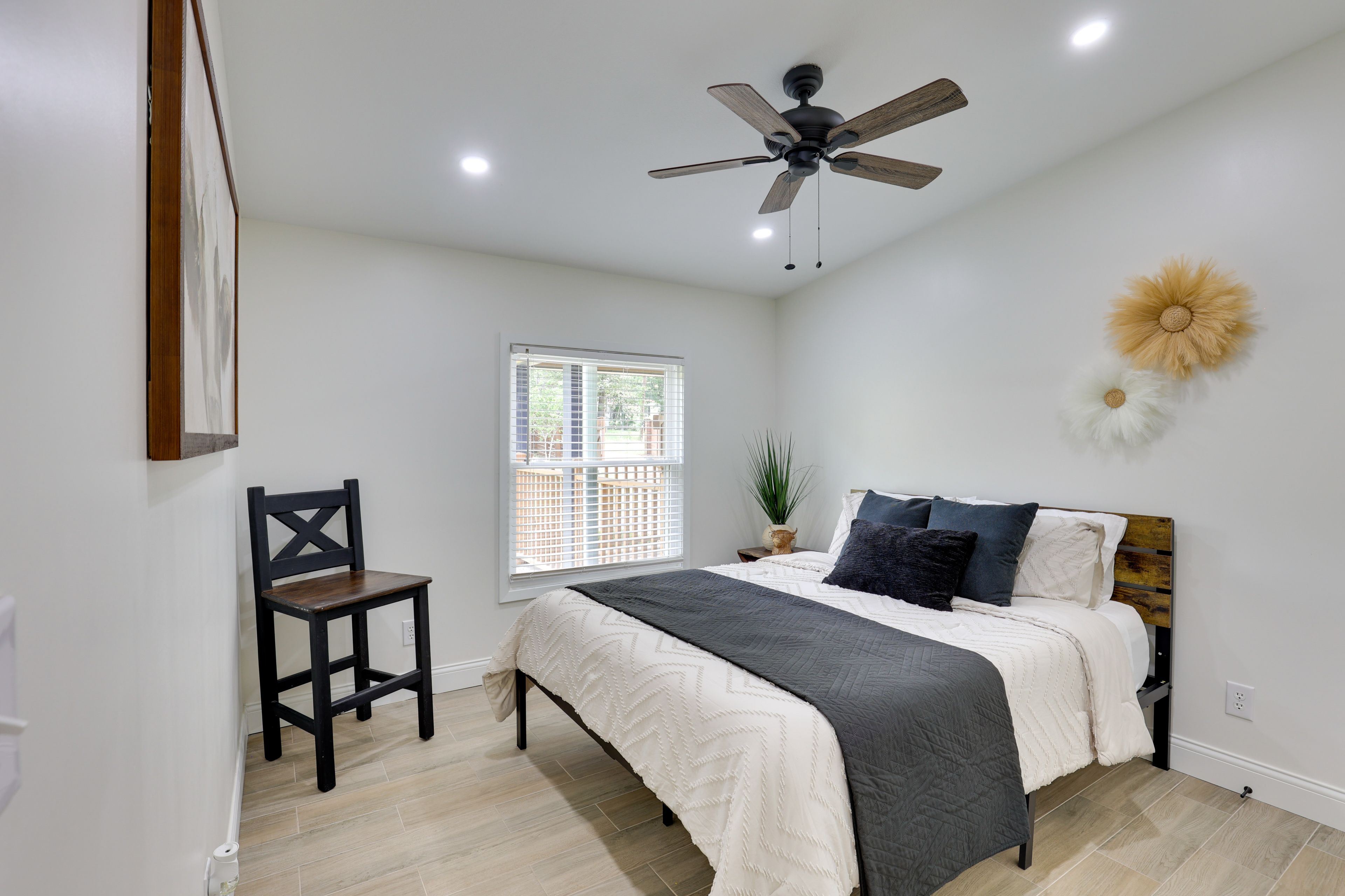 Bedroom 2 | Queen Bed