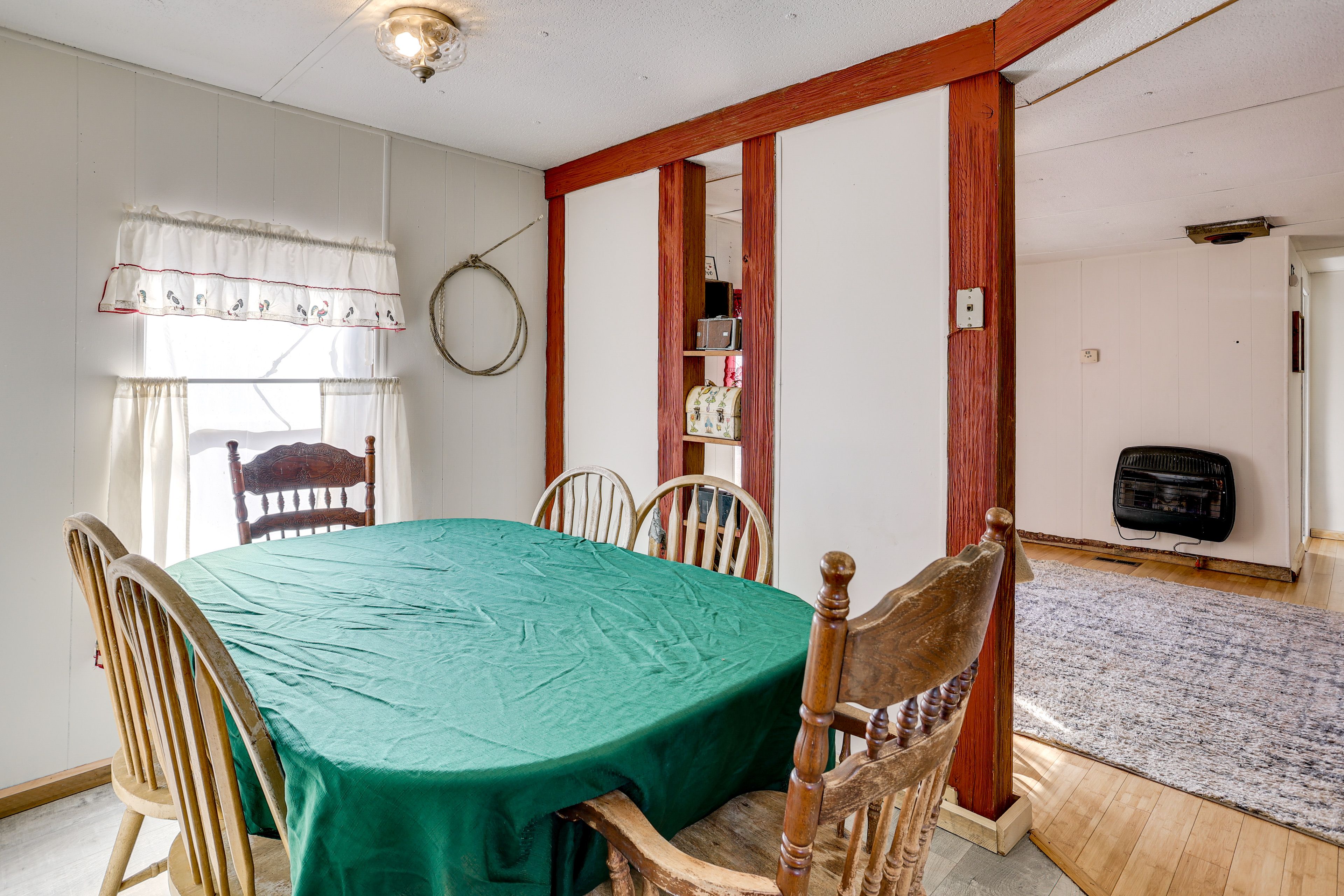 Dining Area | Dishware & Flatware