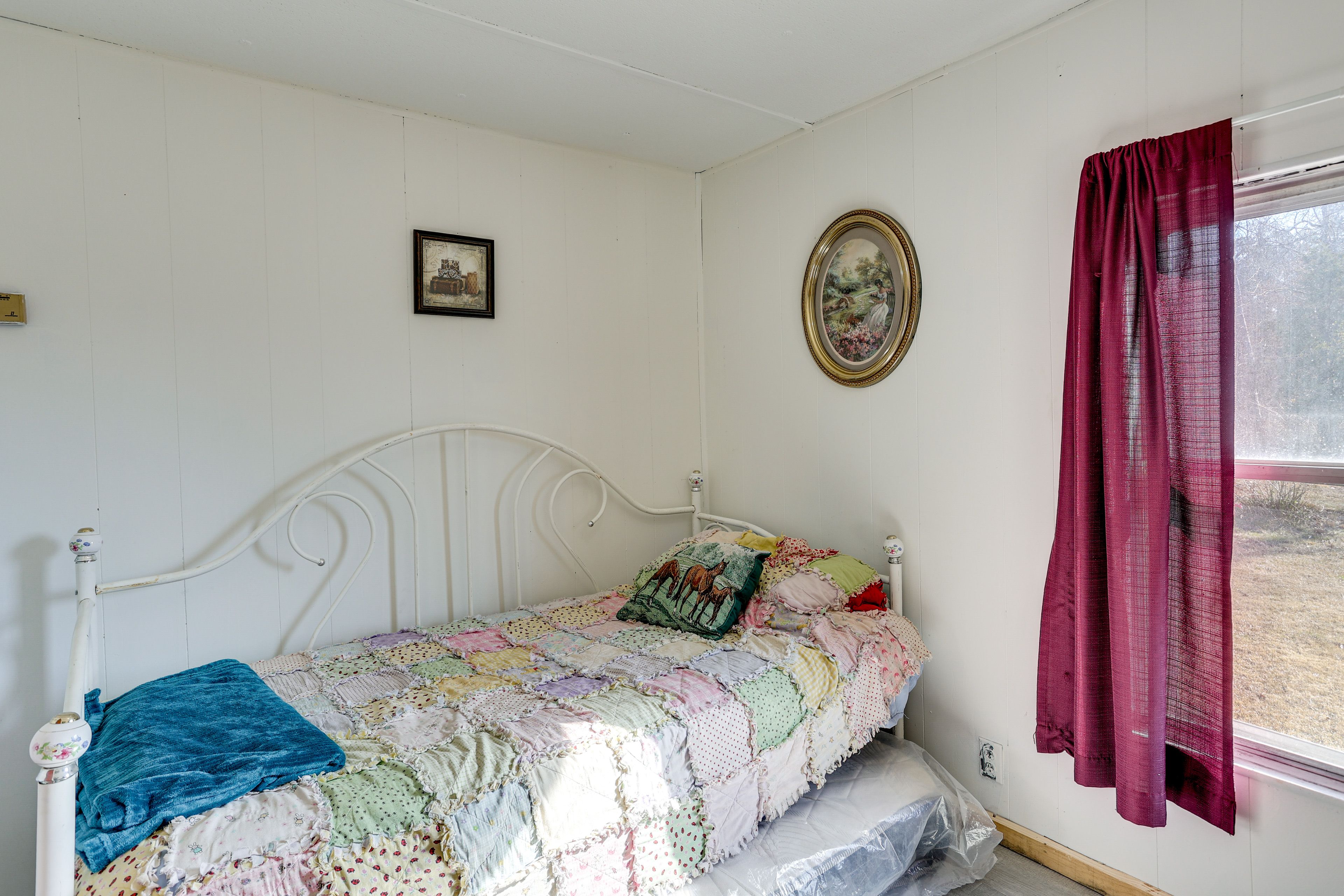 Bedroom 3 | Twin Daybed | Twin Mattress