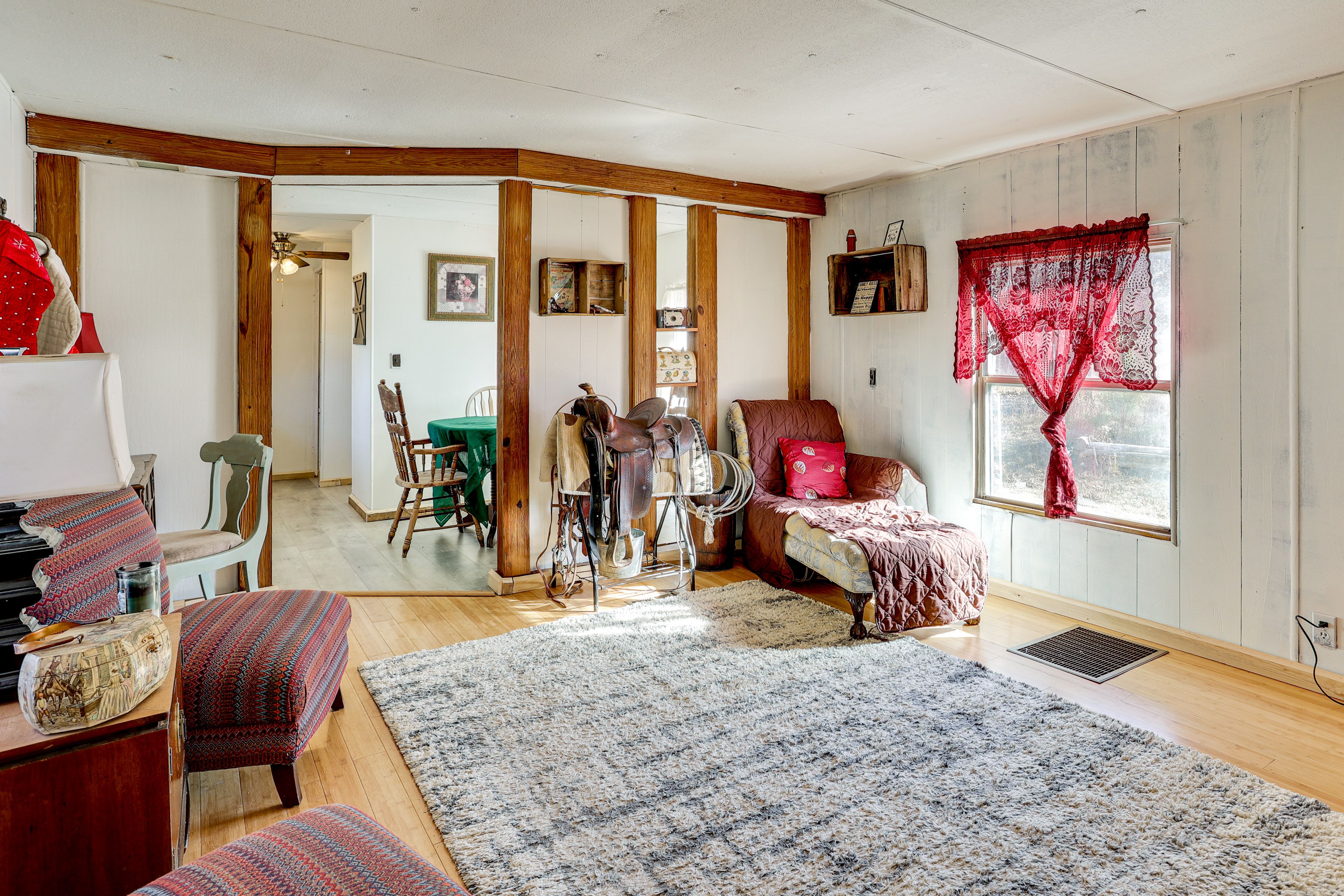 Living Room | Free WiFi