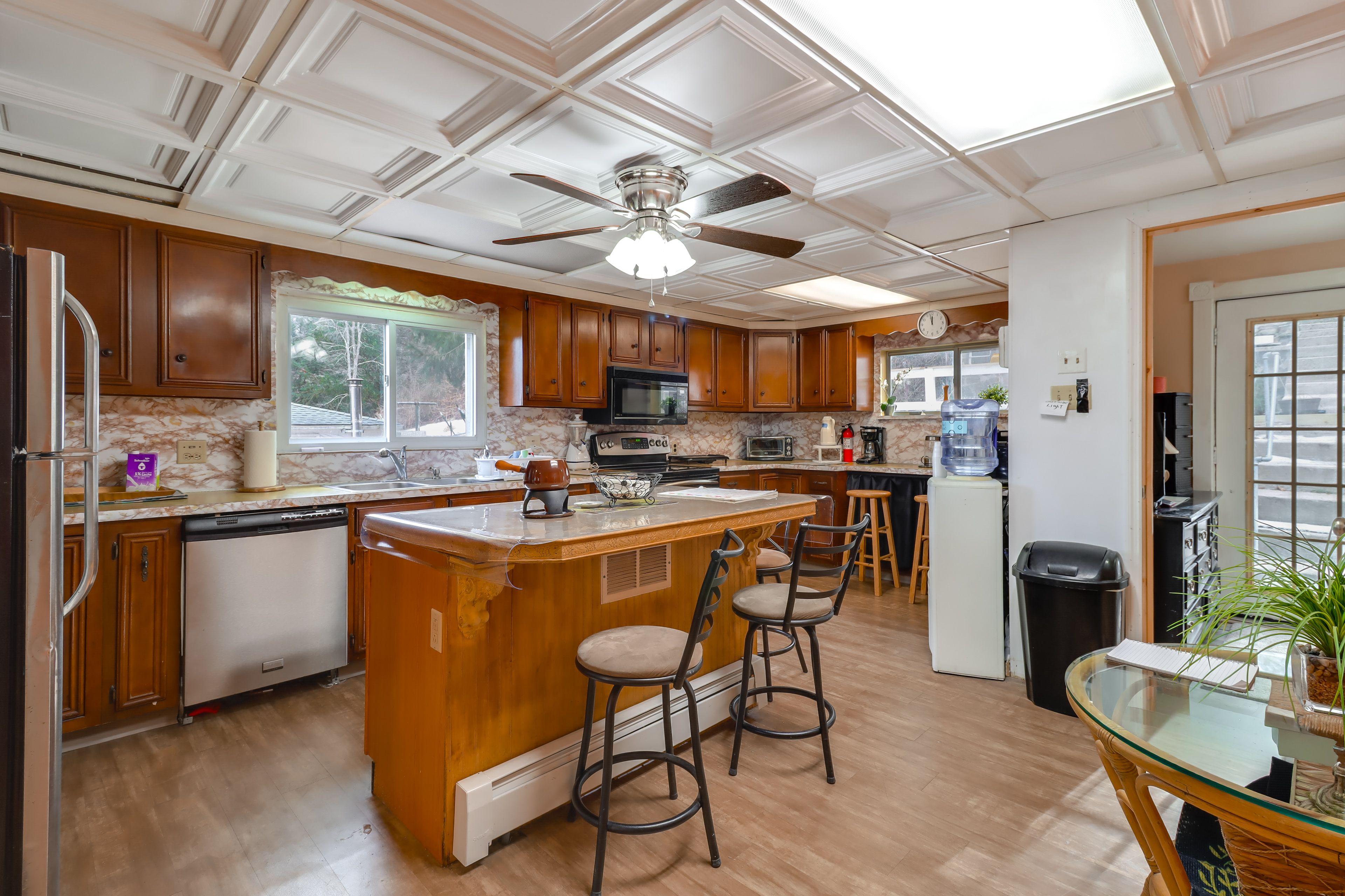 Kitchen | Trash Bags/Paper Towels