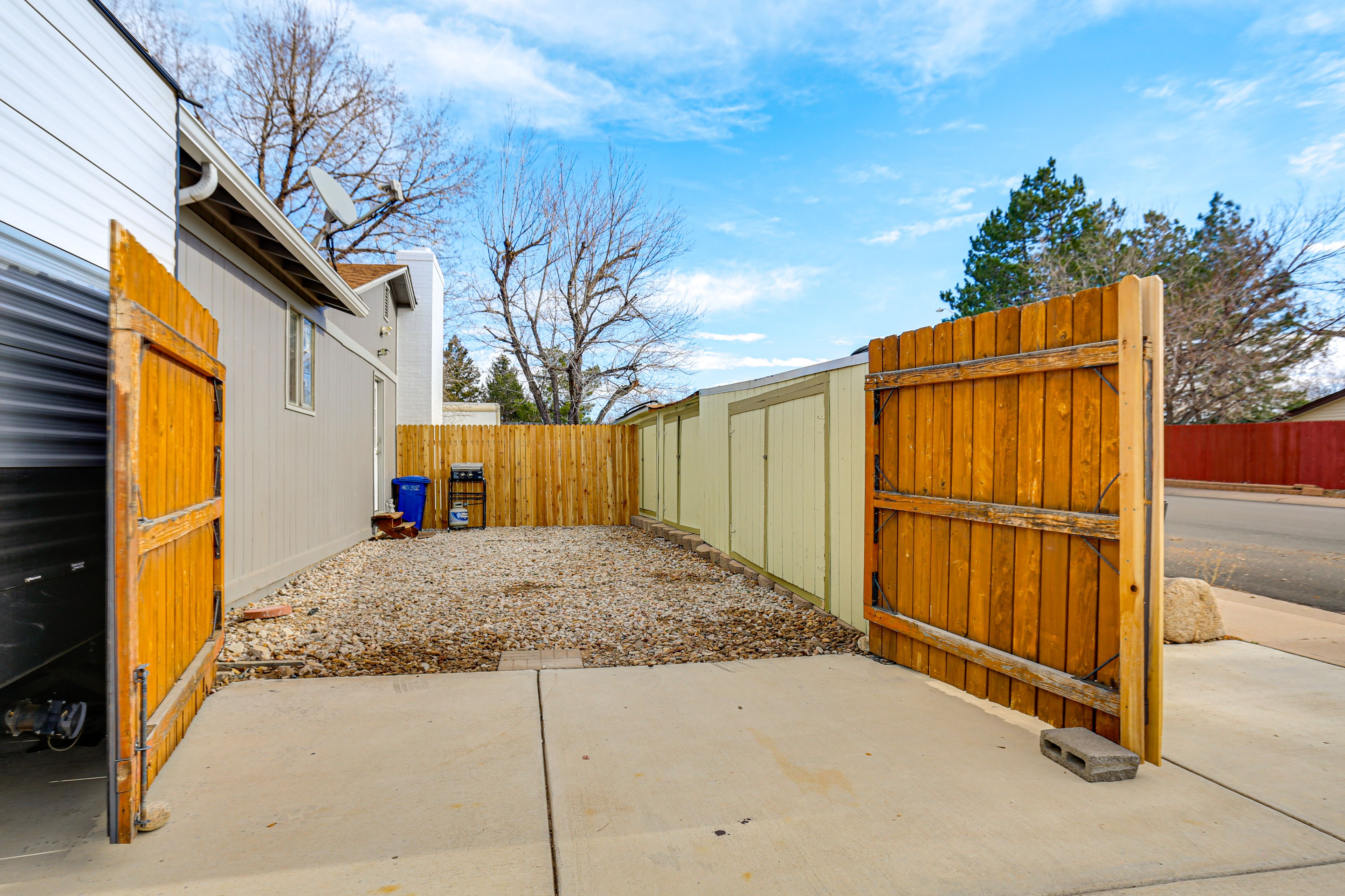 Parking | Shared Driveway (2 Vehicles)