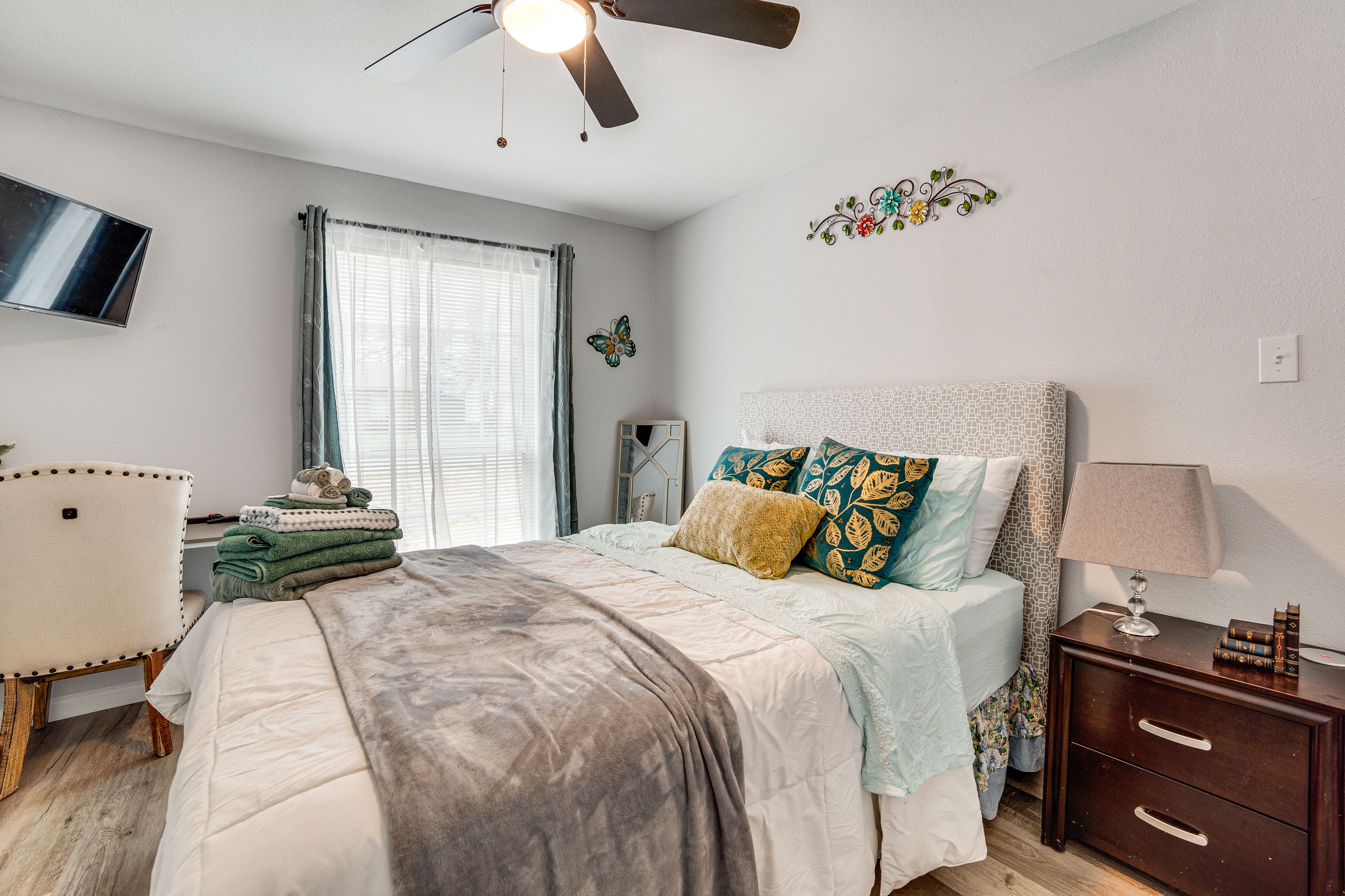 Bedroom 3 | Queen Bed