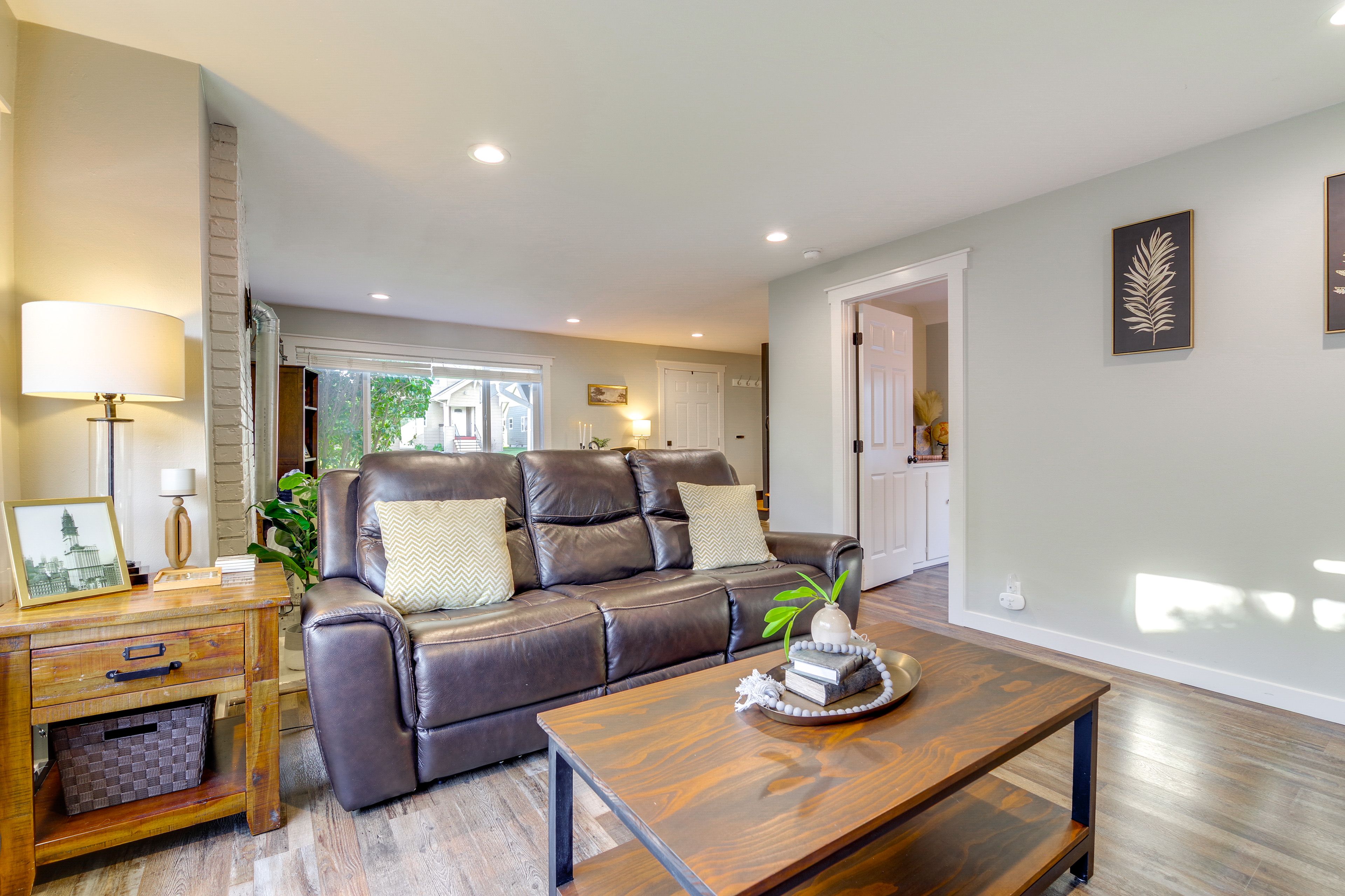 Living Room | Fireplace