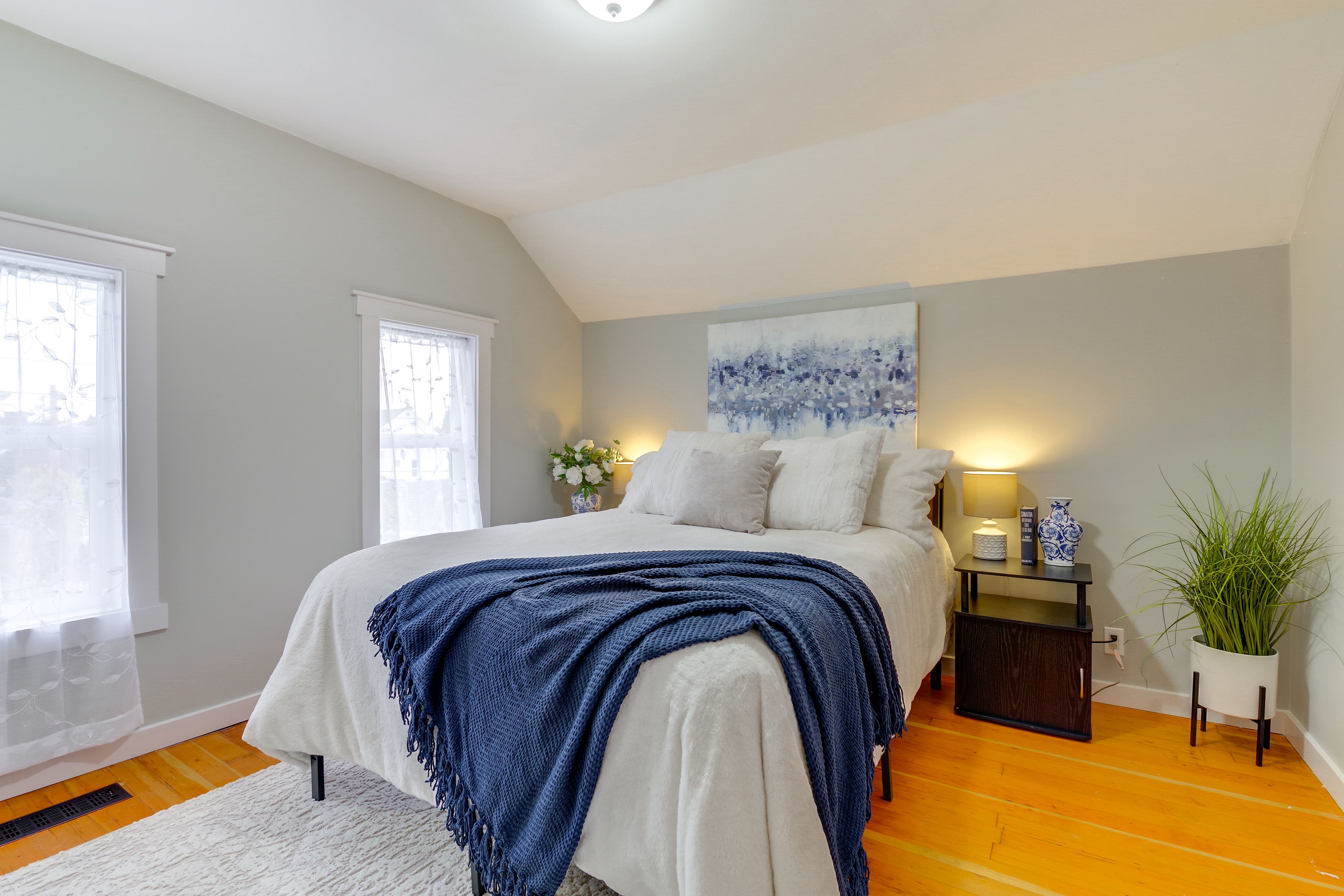 Bedroom 2 | Queen Bed | 2nd Floor