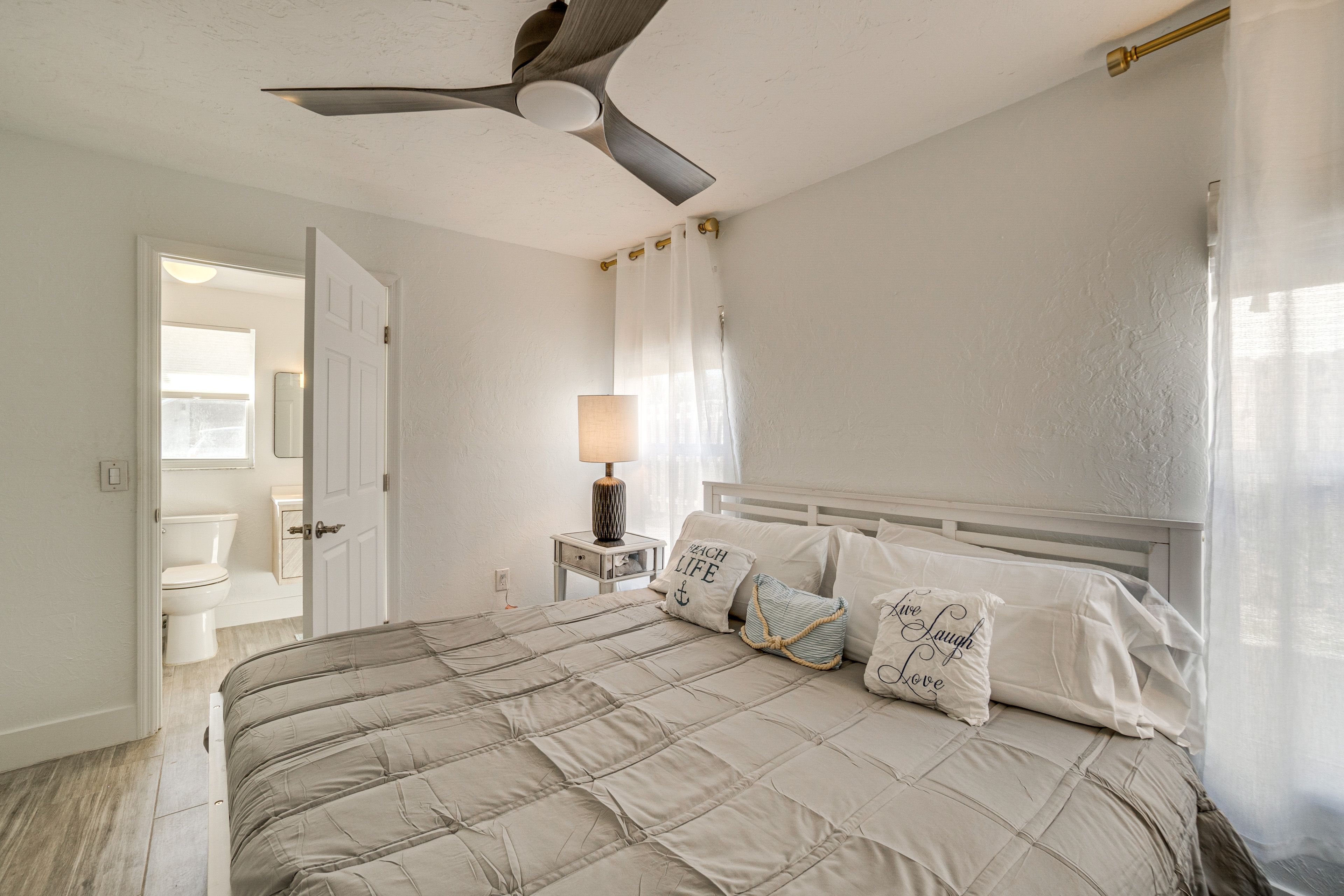 Bedroom 1 | King Bed | En-Suite Bathroom