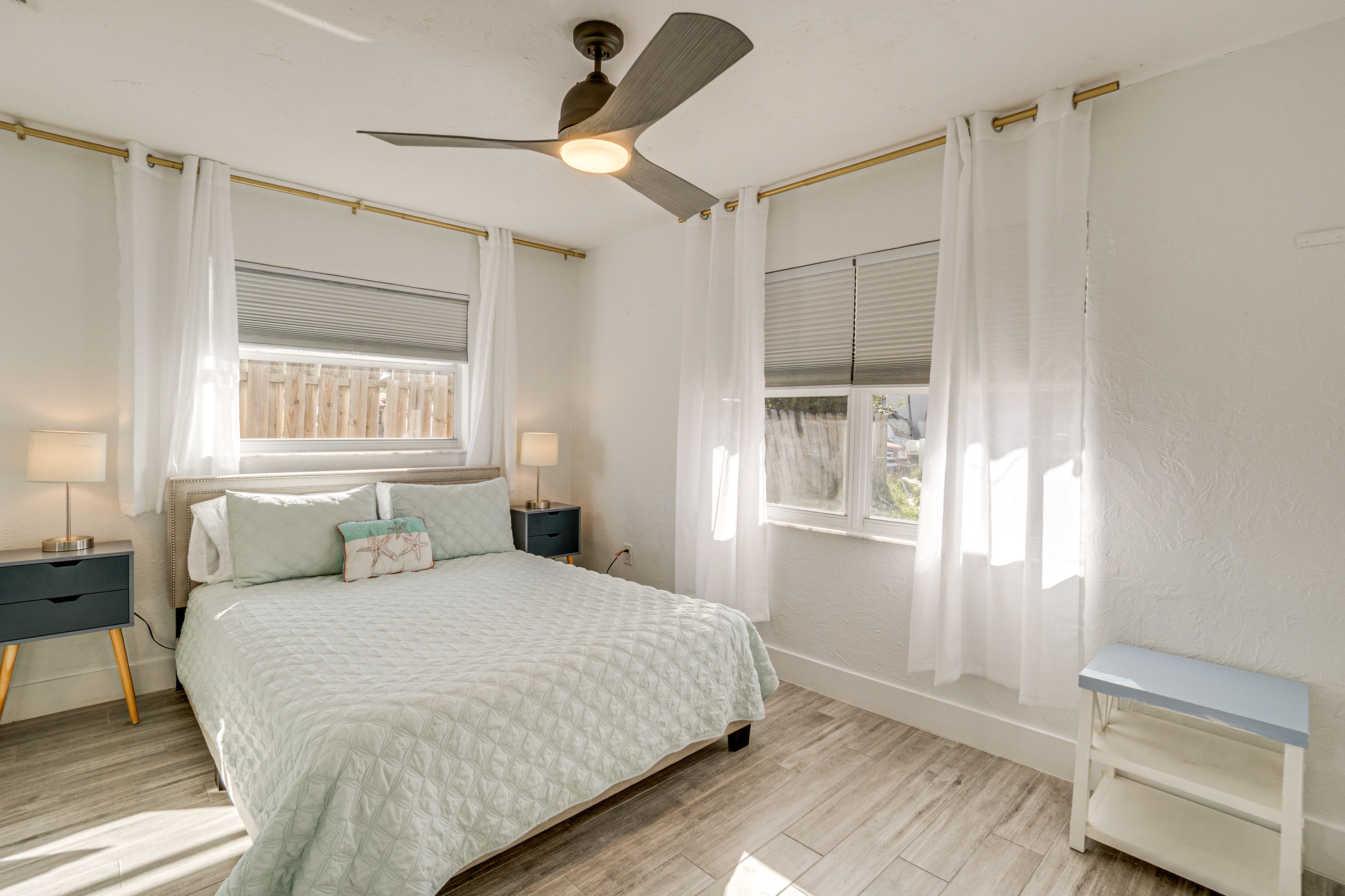 Bedroom 3 | Queen Bed