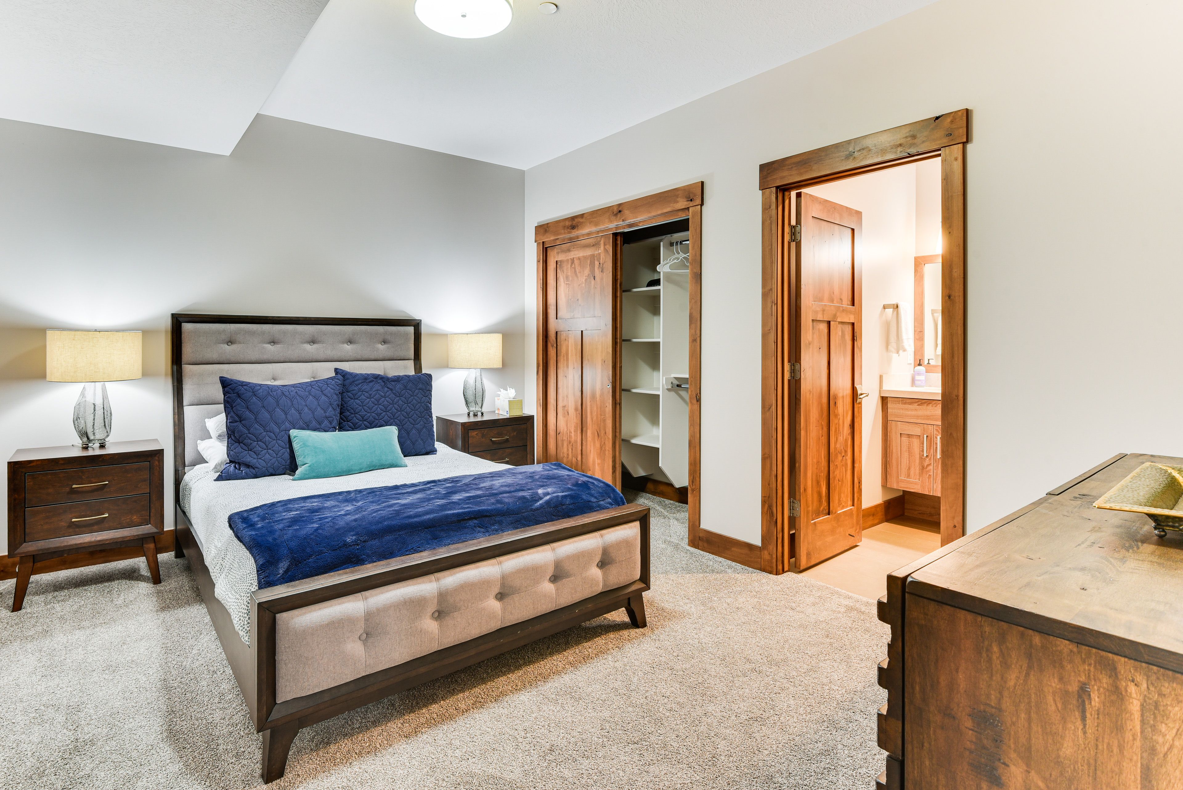 Bedroom 2 | Queen Bed | Lower Level