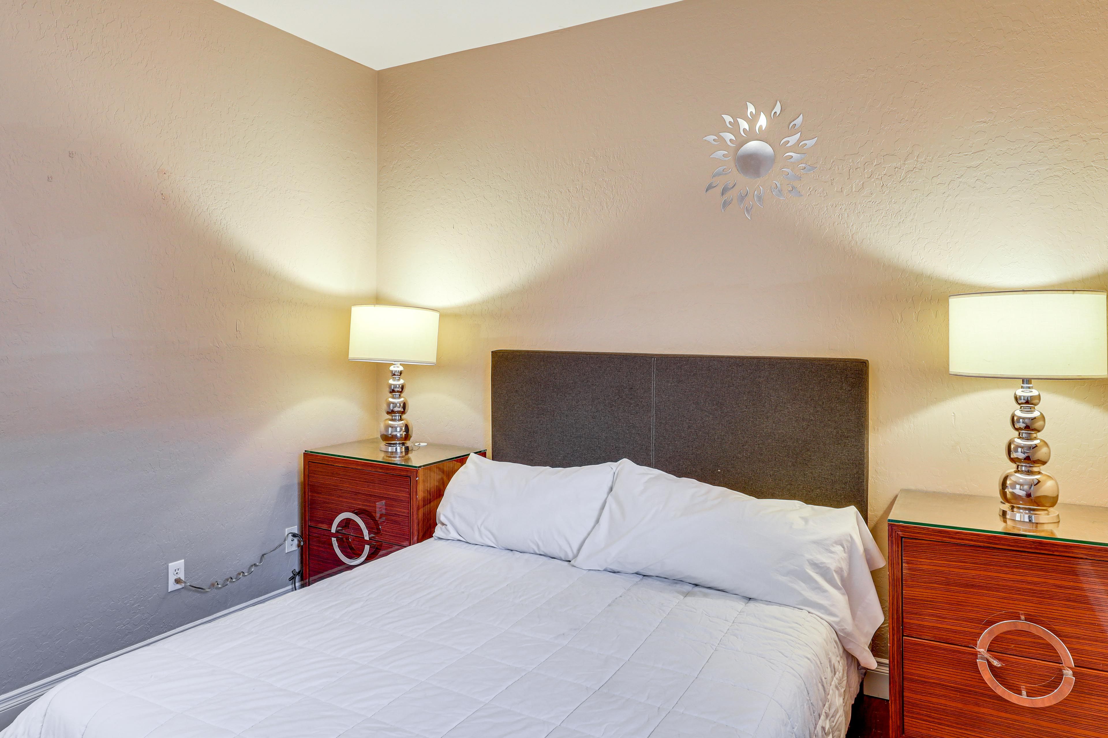 Bedroom 3 | Queen Bed