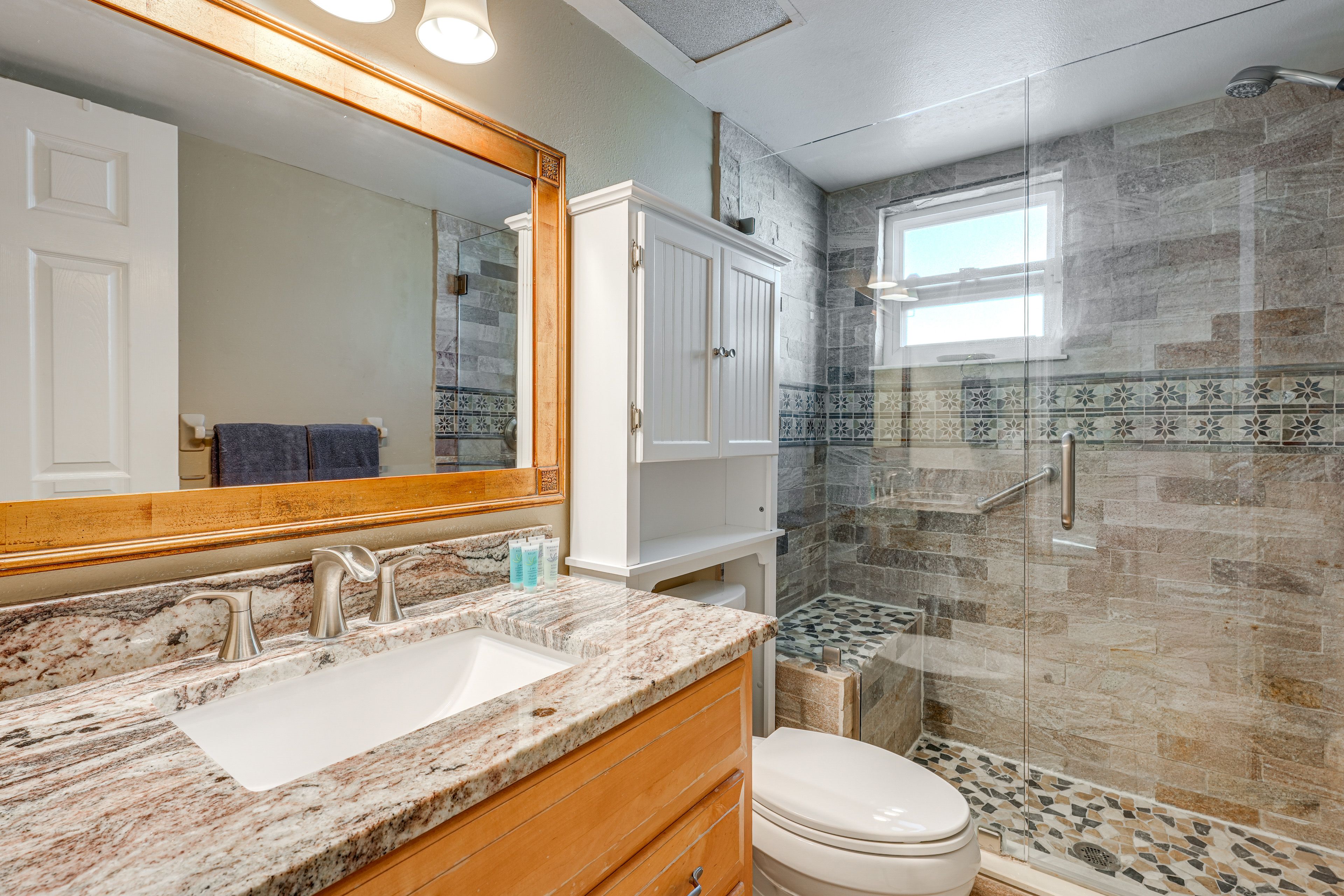 Full Bathroom | Hair Dryer