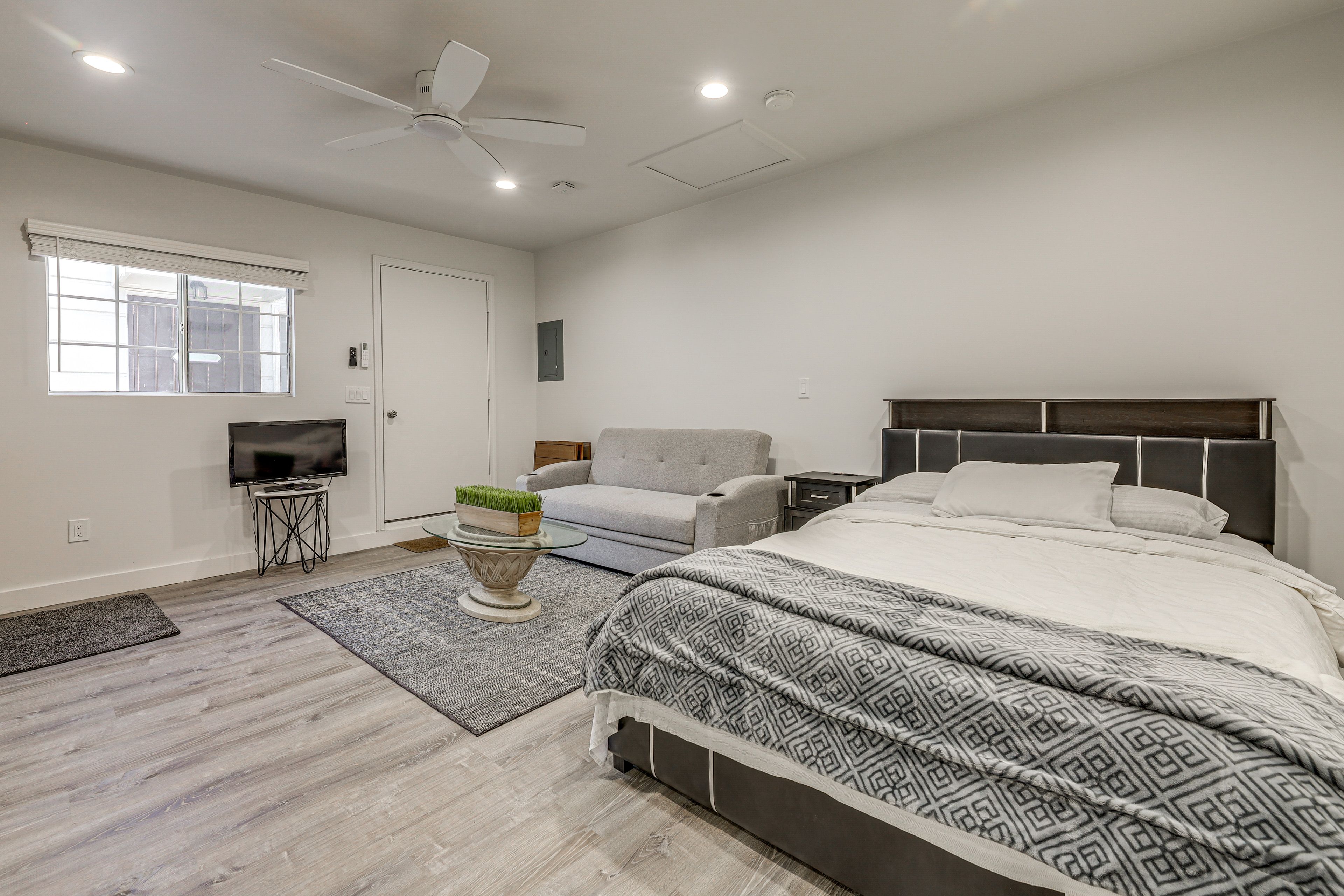 Studio | Smart TV | Central A/C | Free WiFi