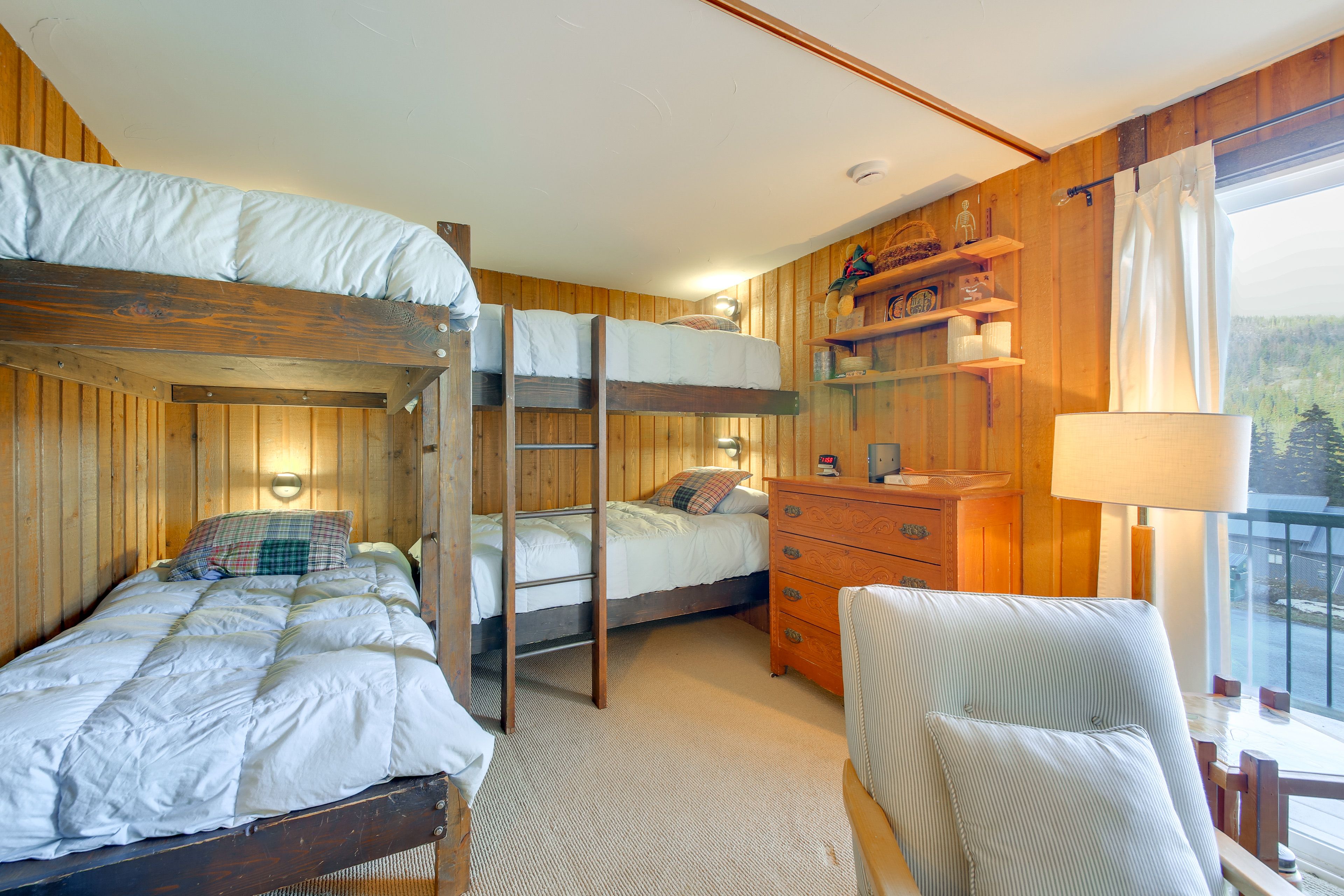 Studio | 2 Twin Bunk Beds | Free WiFi