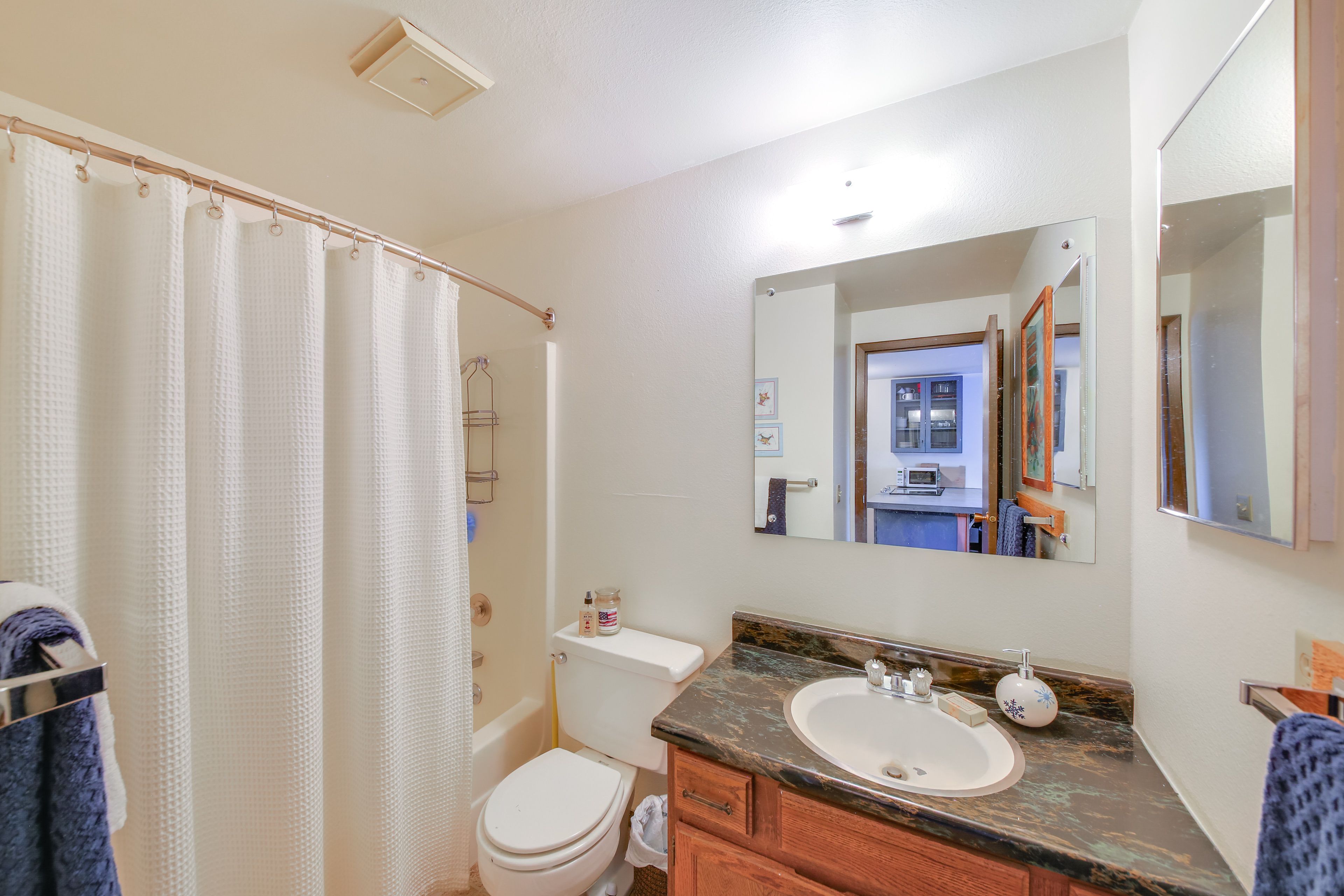 Bathroom | Towels Provided