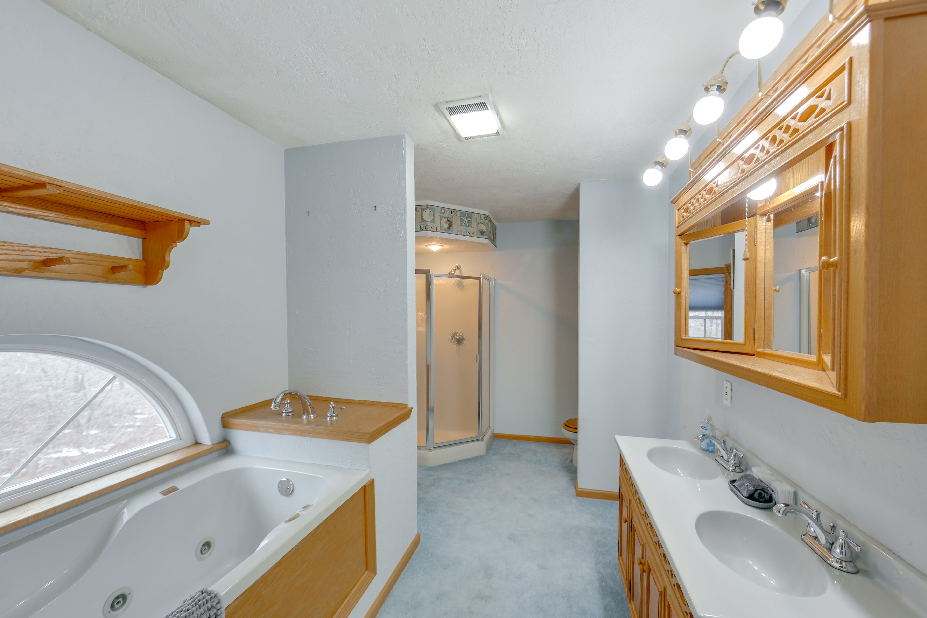 En-Suite Bathroom | Upper Level