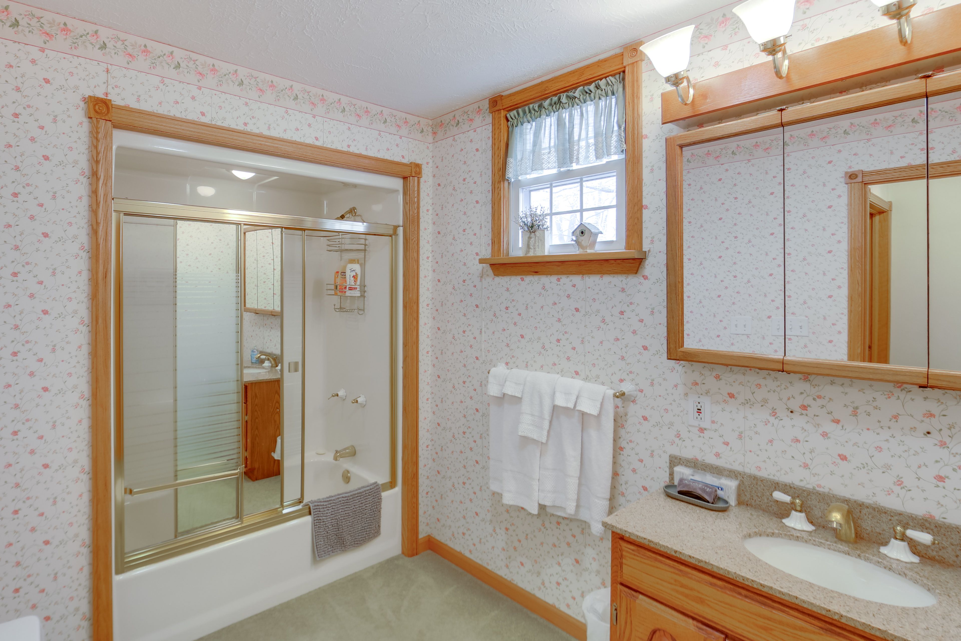 Full Bathroom | Upper Level