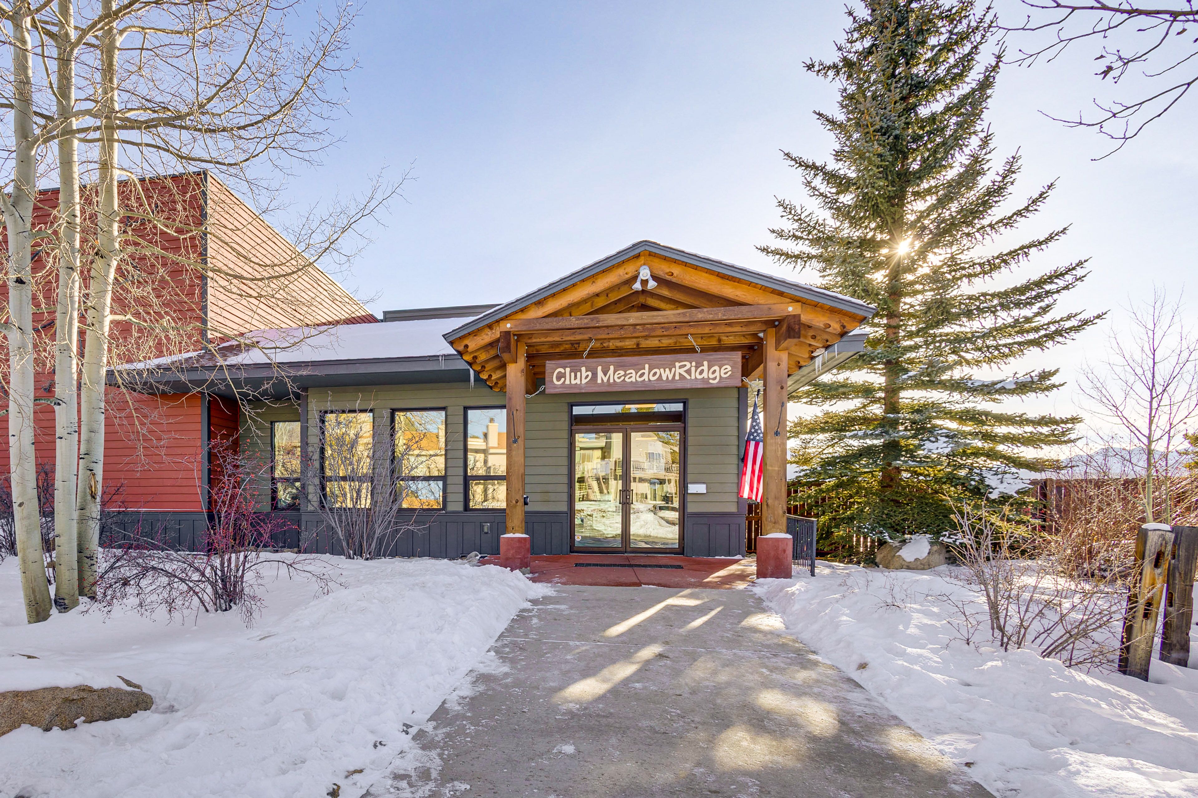 Pines at Meadow Ridge Community Amenities | Pool | Fitness Center | Game Room