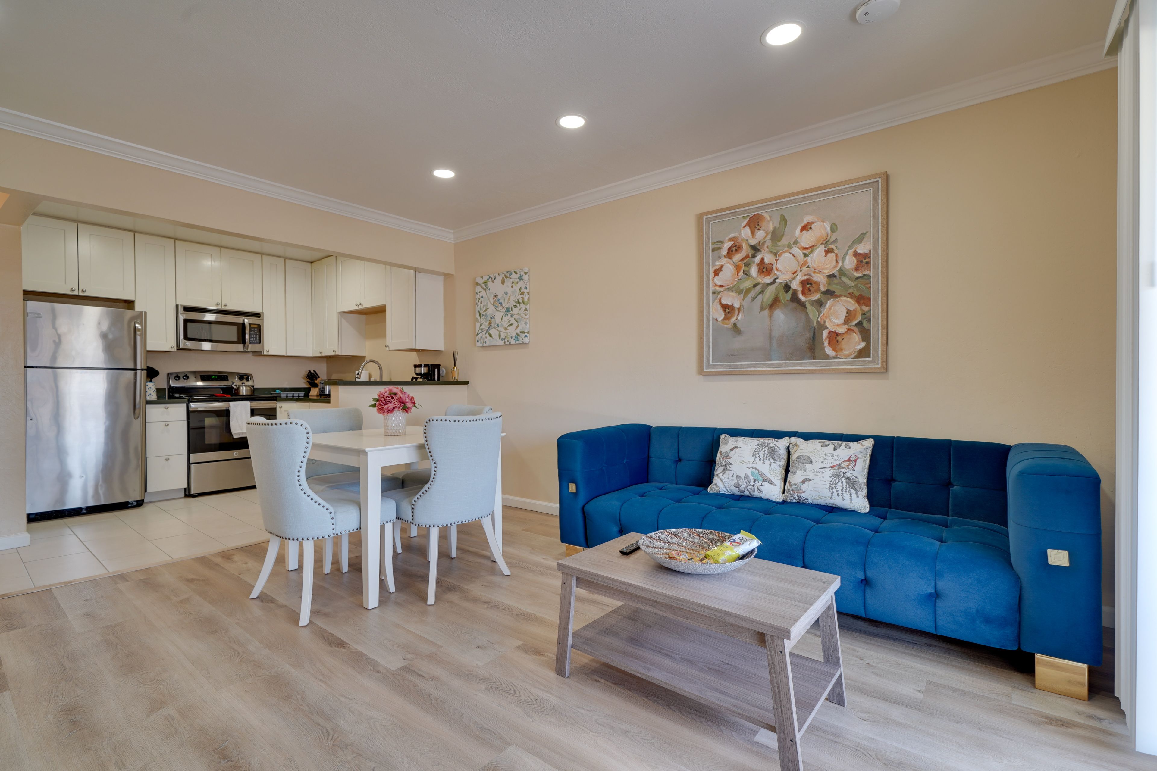 Living Room | Free WiFi