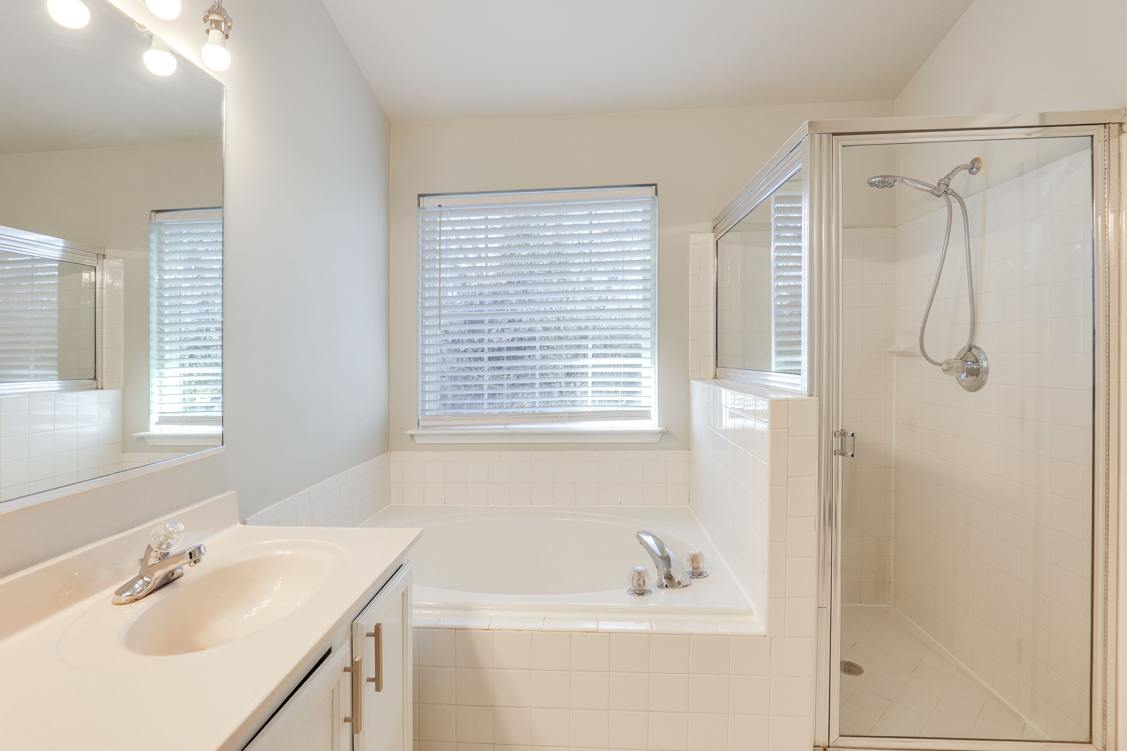 En-Suite Bathroom | 2nd Floor | Towels Provided