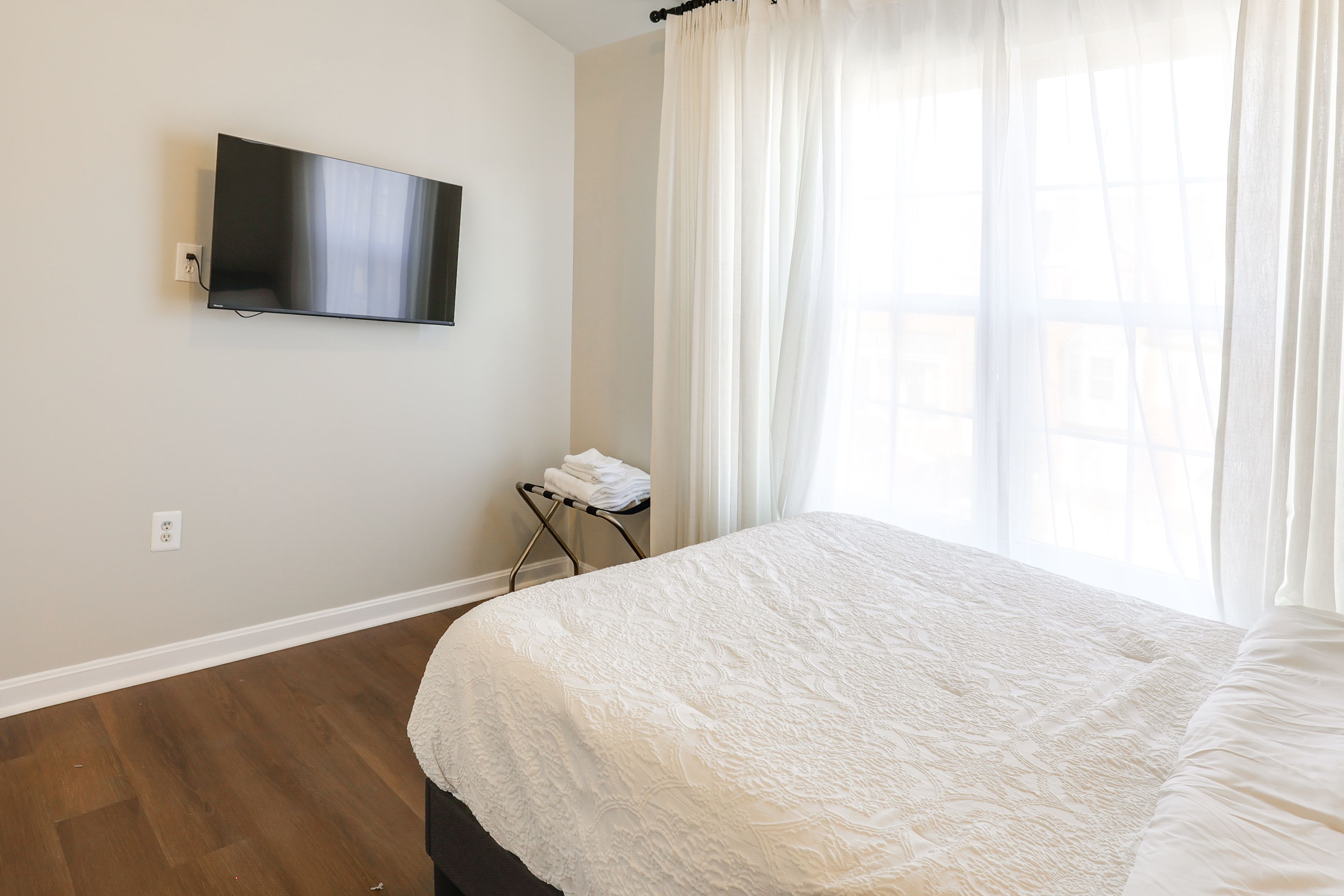 Bedroom 2 | 2nd Floor | Queen Bed