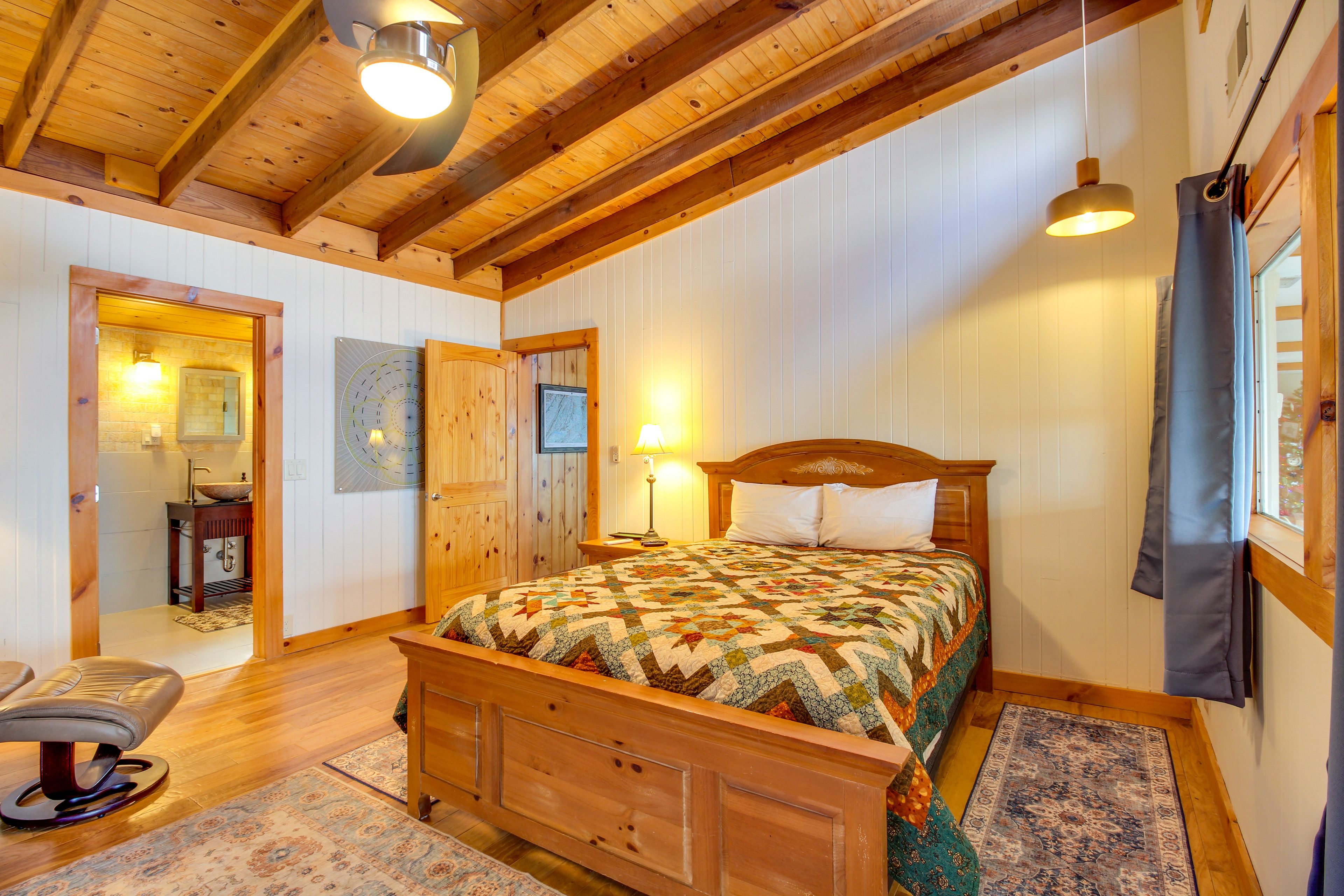 Bedroom 1 | Queen Bed | Smart TV | Linens Provided