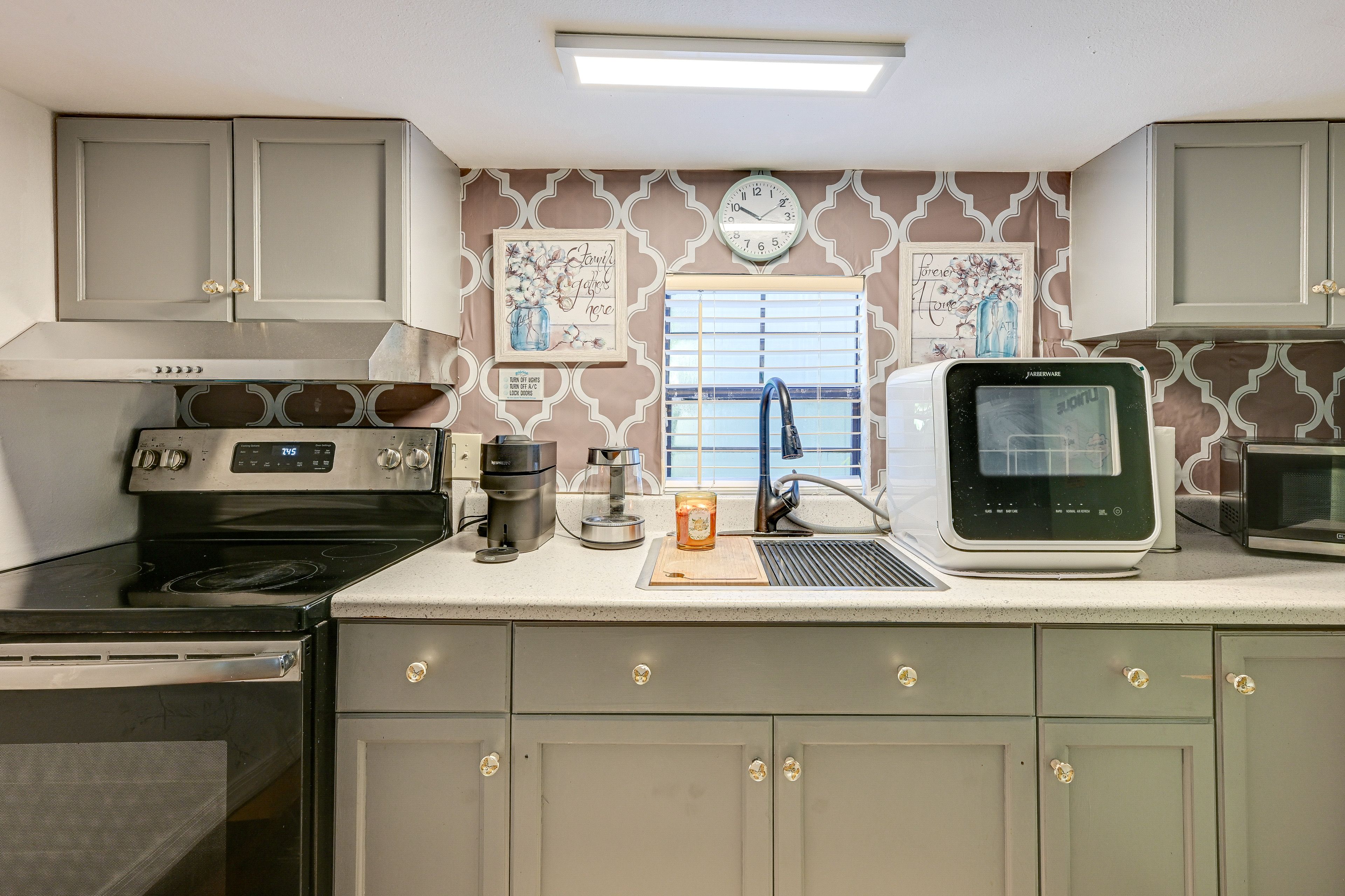 Studio | Kitchen