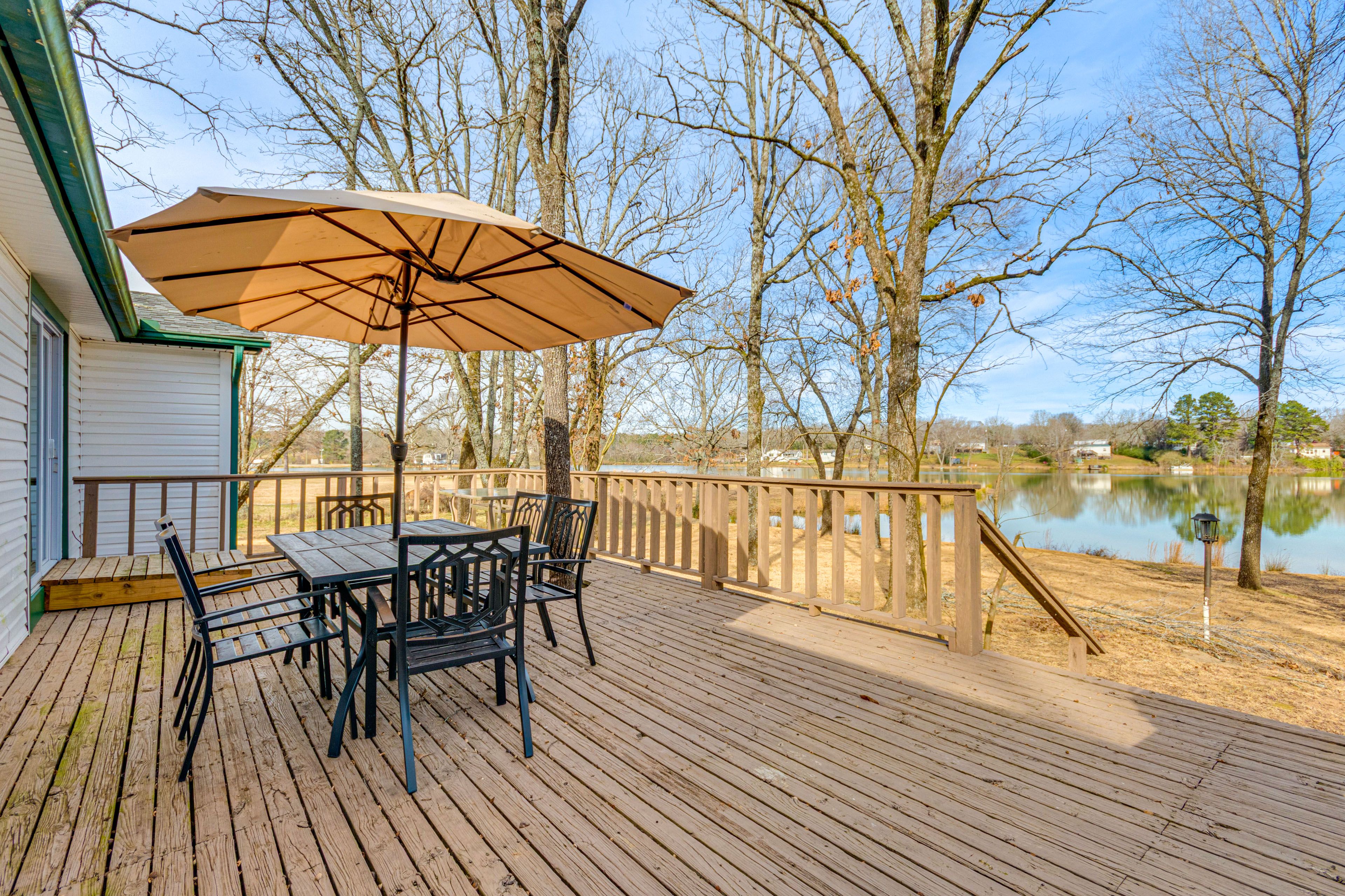 North Little Rock Vacation Rental | 3BR | 2BA | 1,400 Sq Ft | 6 Steps Required