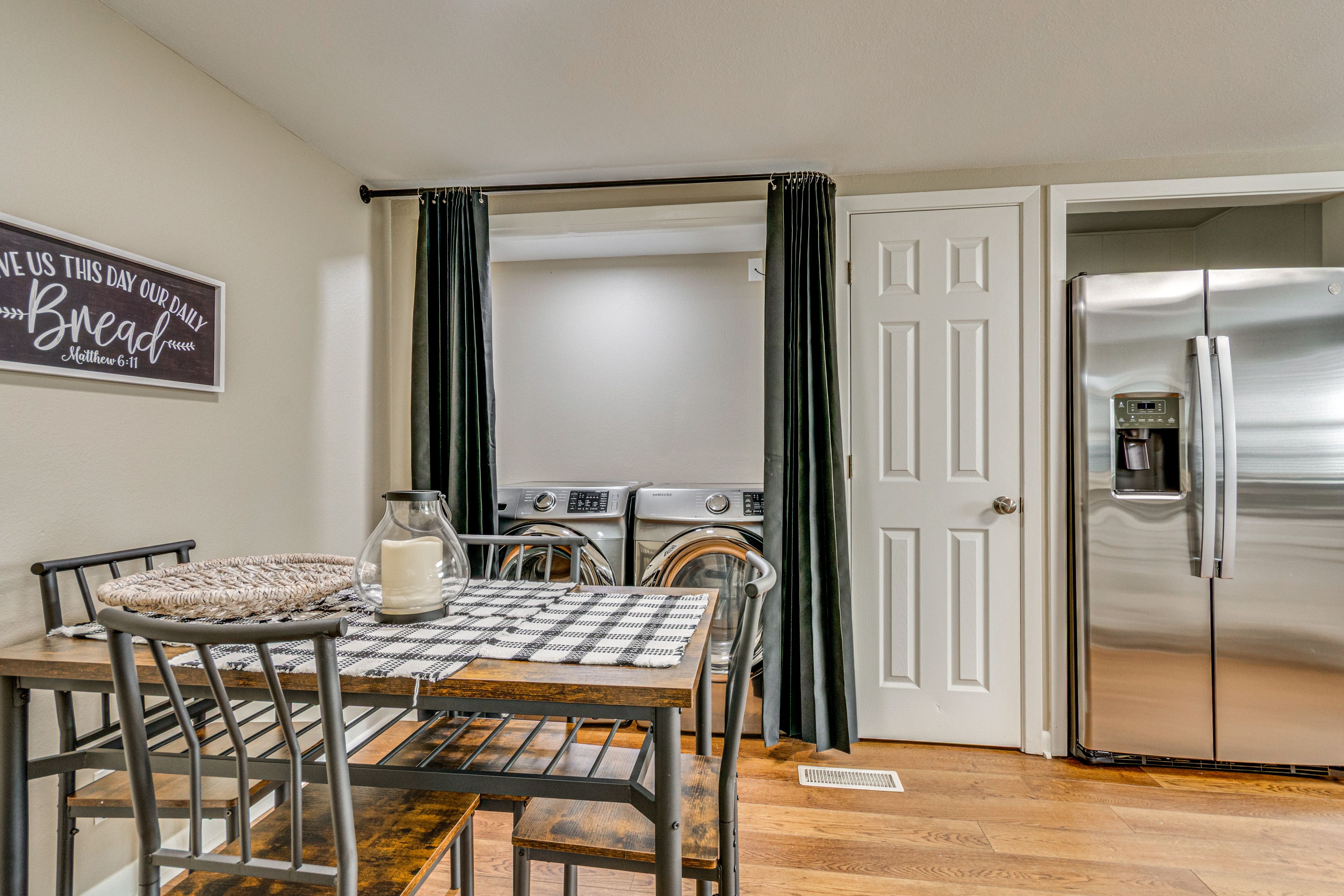 Dining Area | Dishware/Flatware
