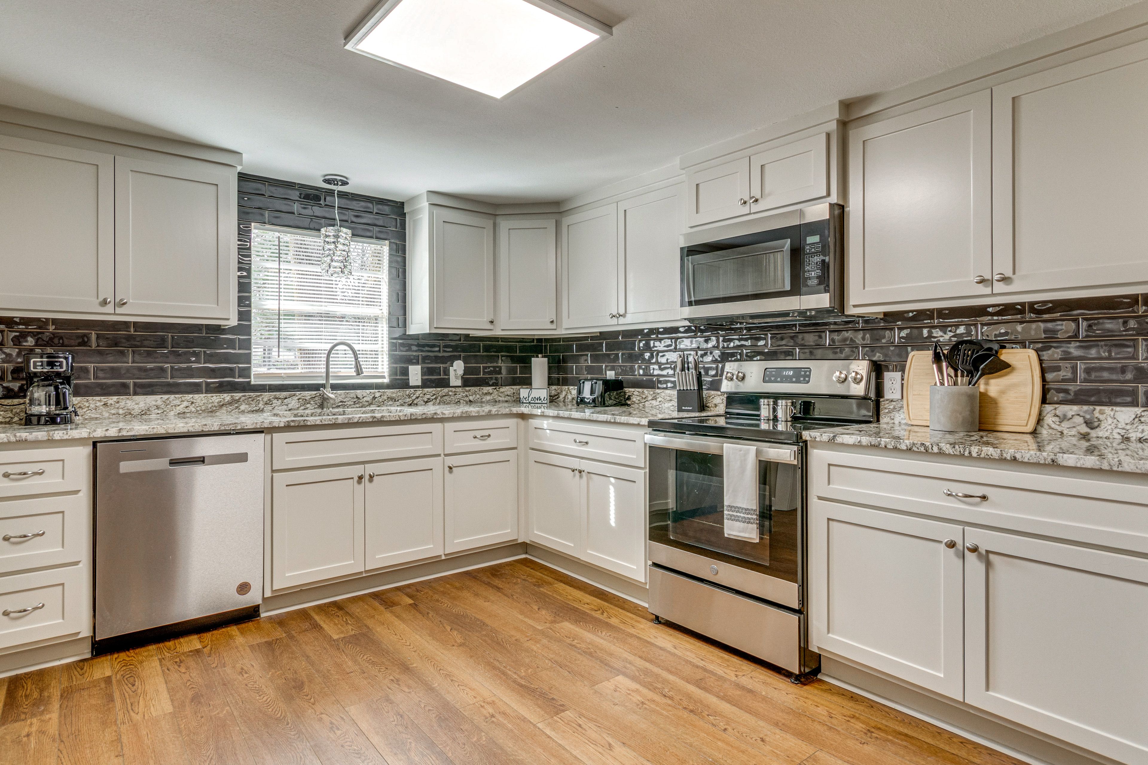 Single-Story Home | Washer/Dryer | Cooking Basics