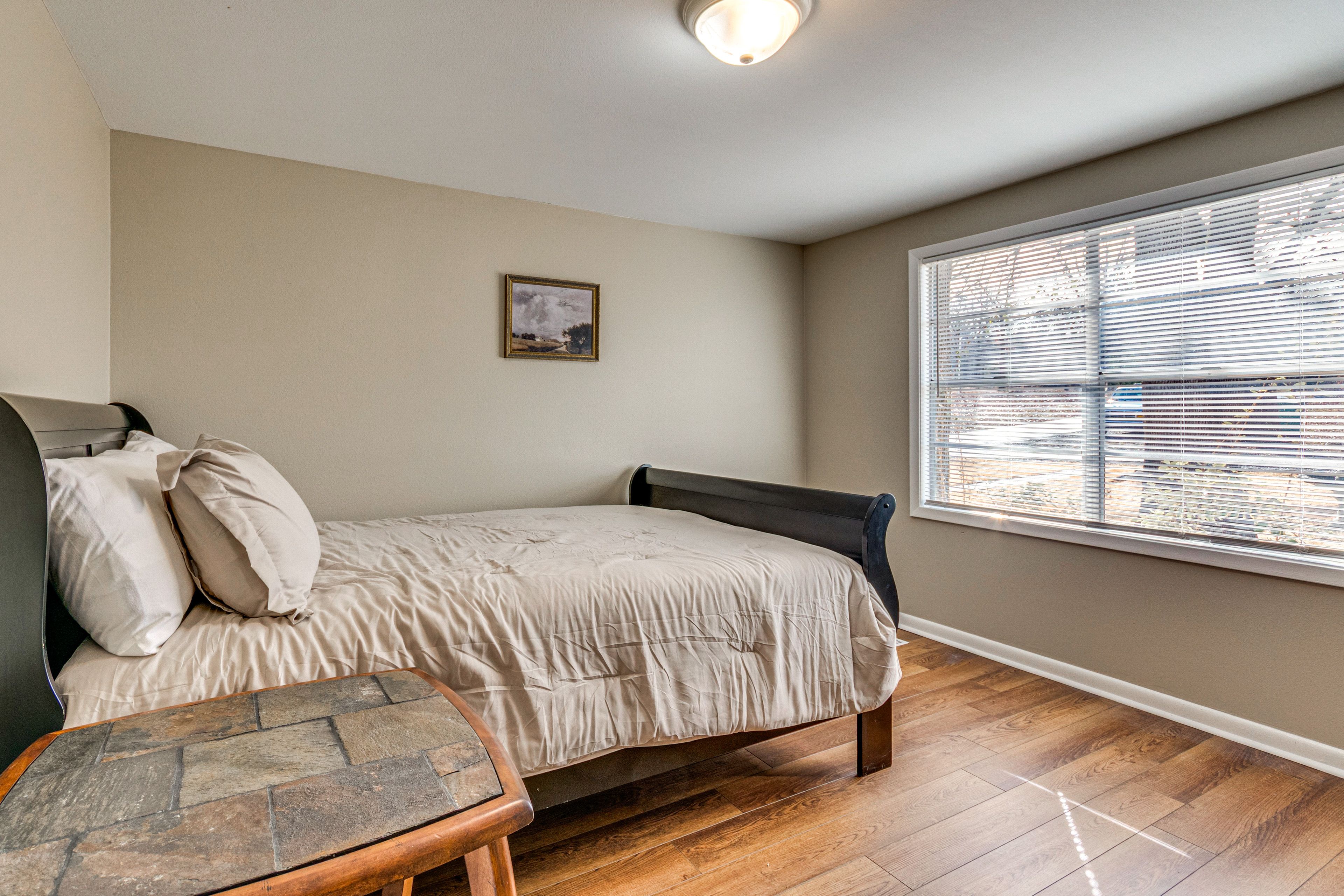 Bedroom 2 | Queen Bed