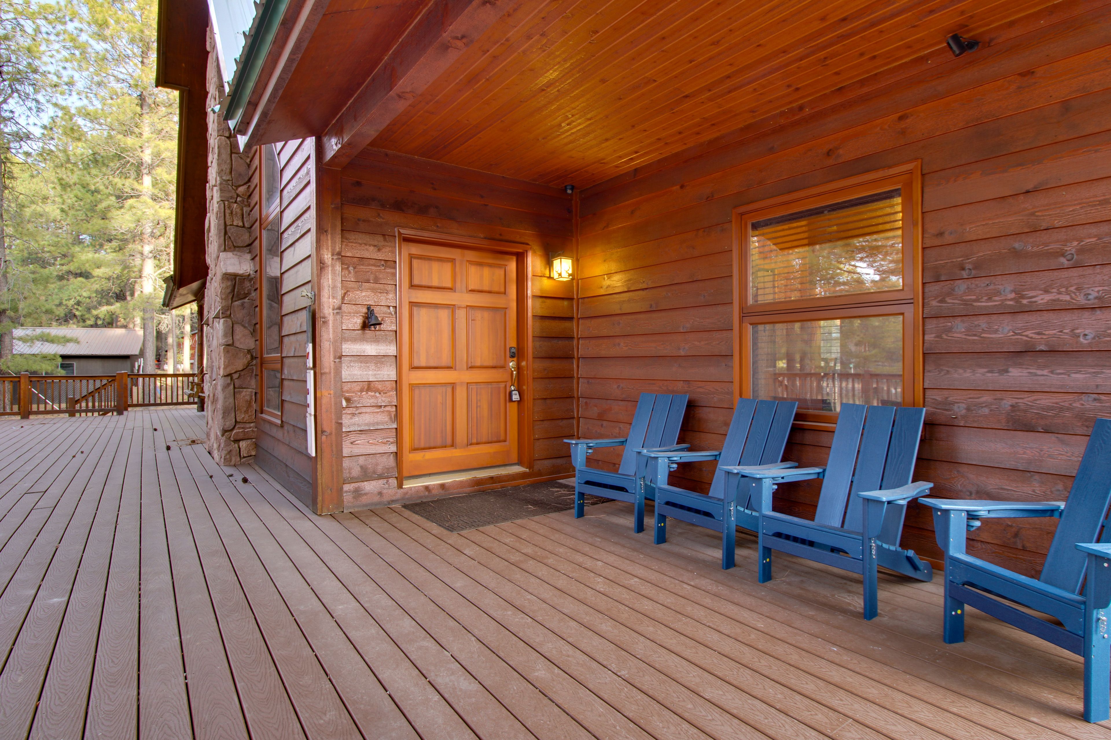 Deck | Outdoor Seating | Gas Grill