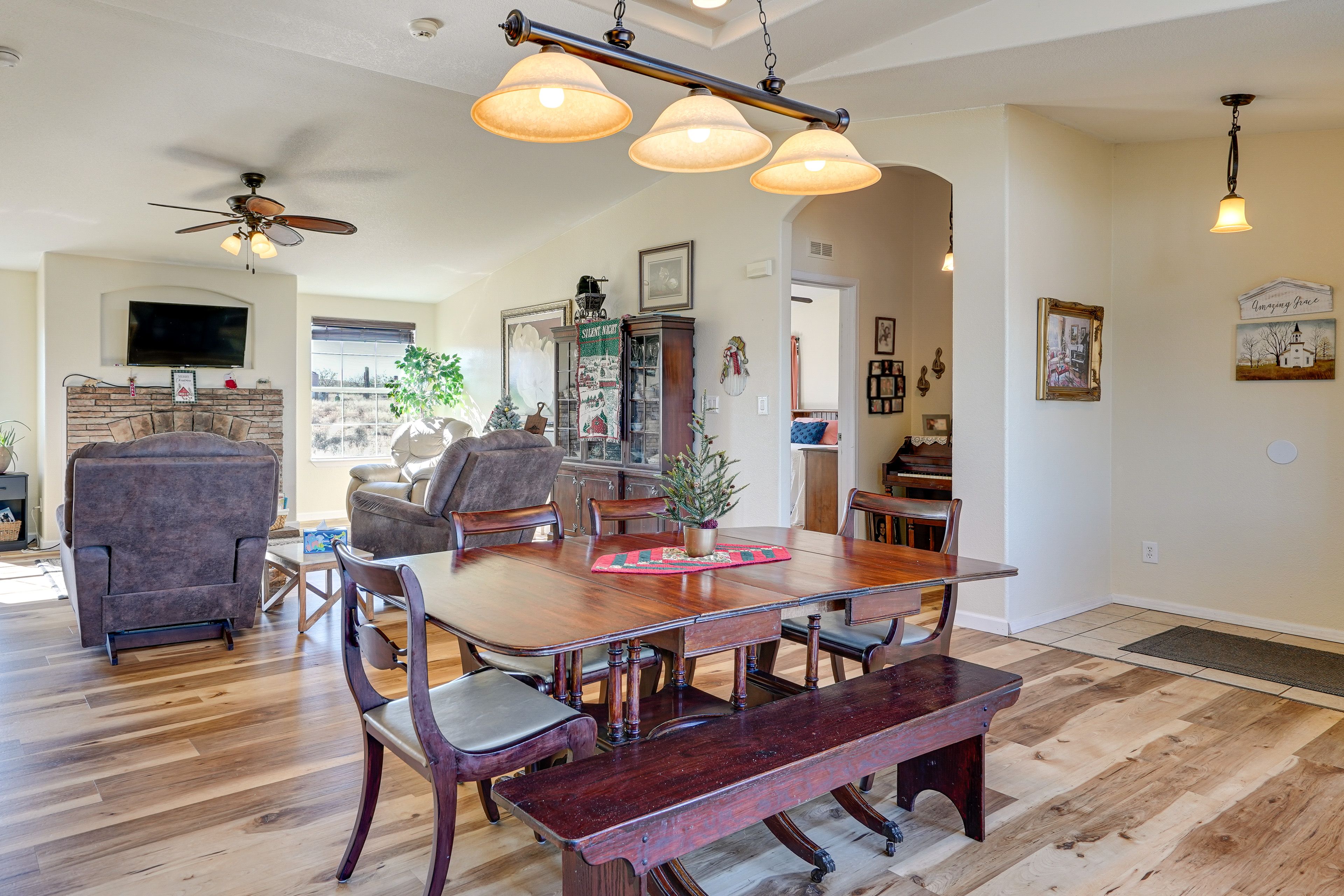 Dining Area | Dishware/Flatware