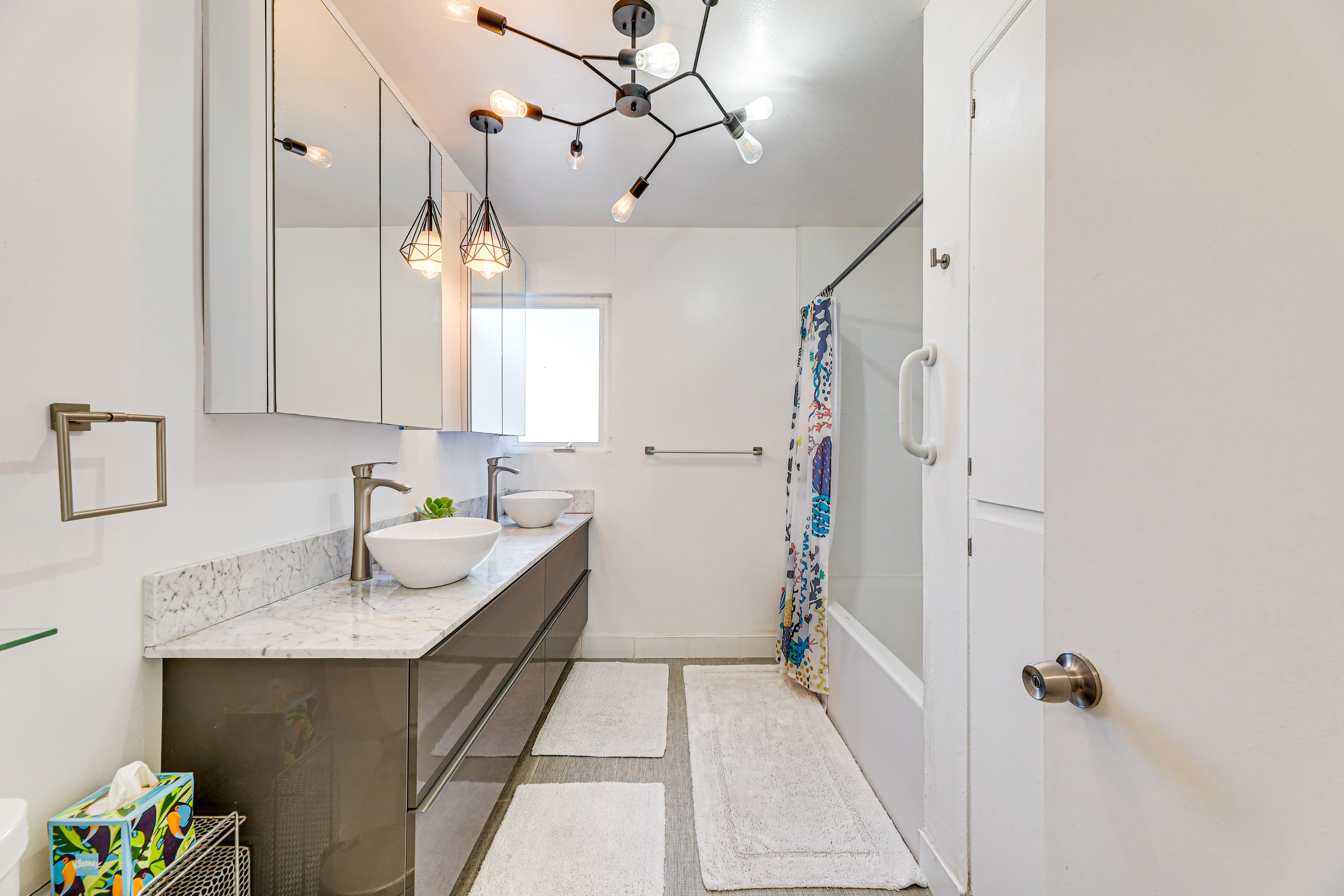 Full Bath | Complimentary Toiletries | Towels Provided