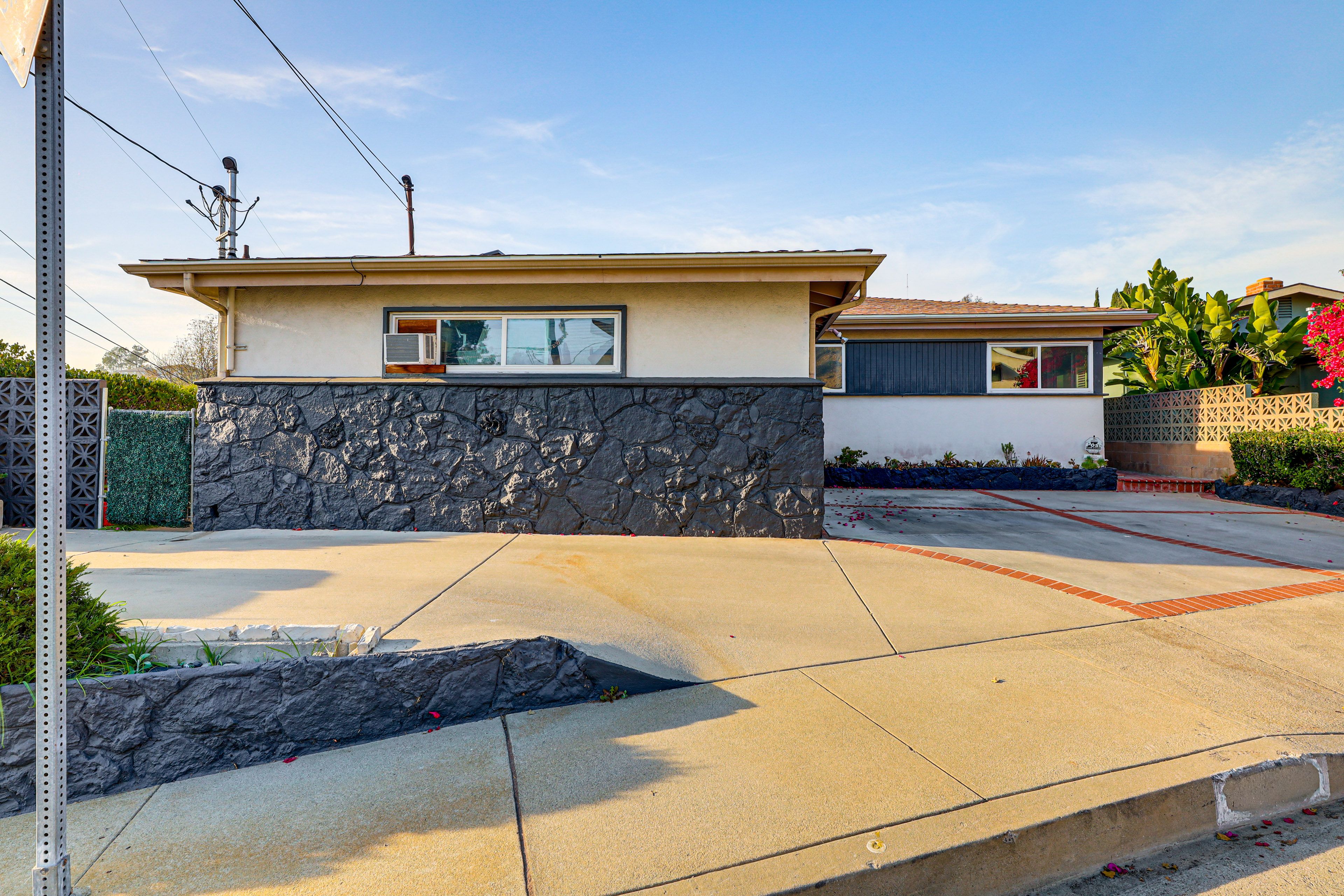 Main House Exterior | Guest Suite Driveway (1 Vehicle)