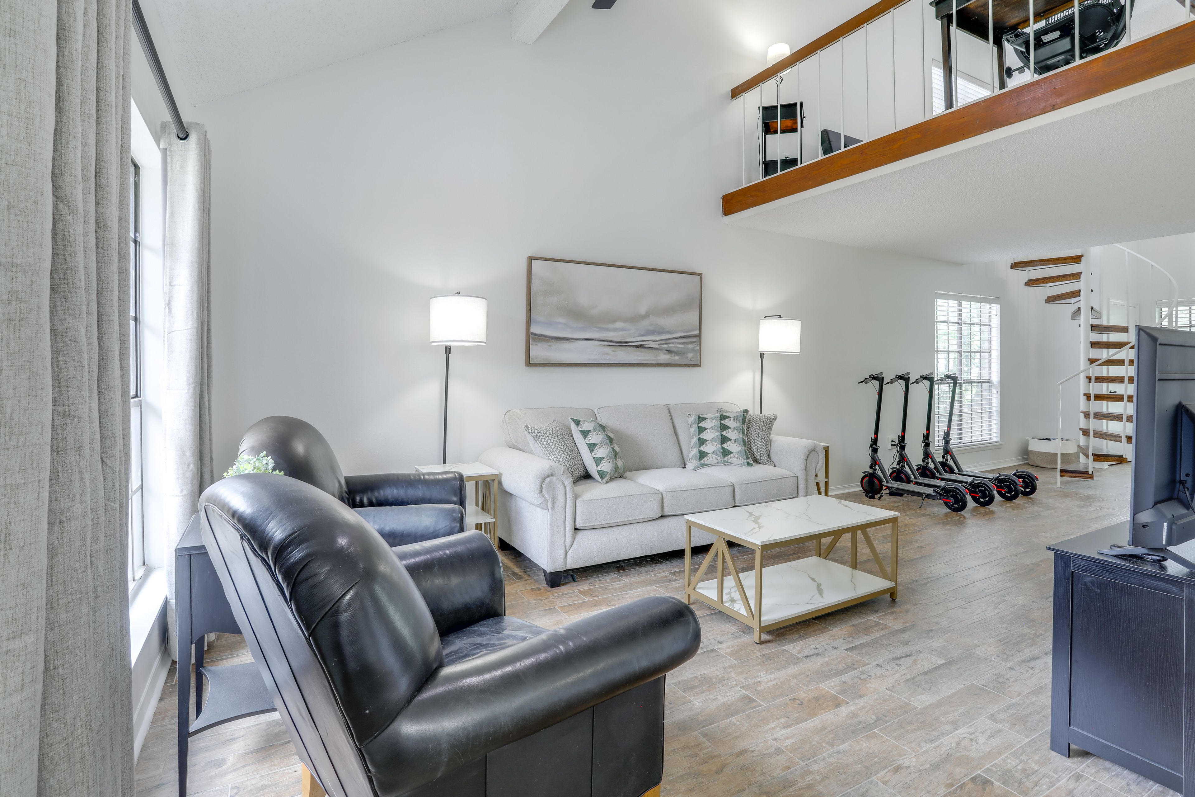 Baton Rouge Vacation Rental | 2BR | 2BA | 1,300 Sq Ft