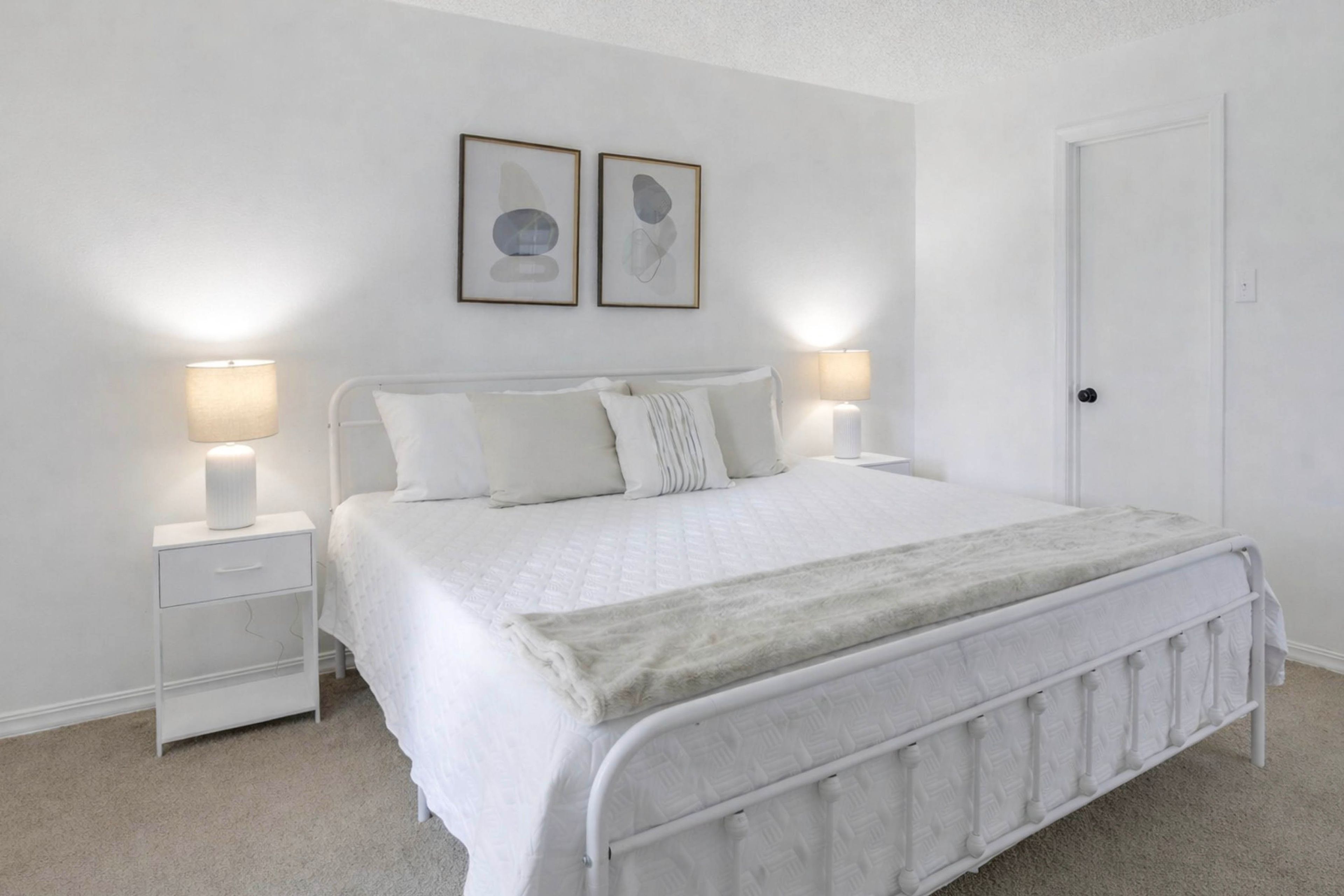 Bedroom 1 | King Bed | 1st Floor