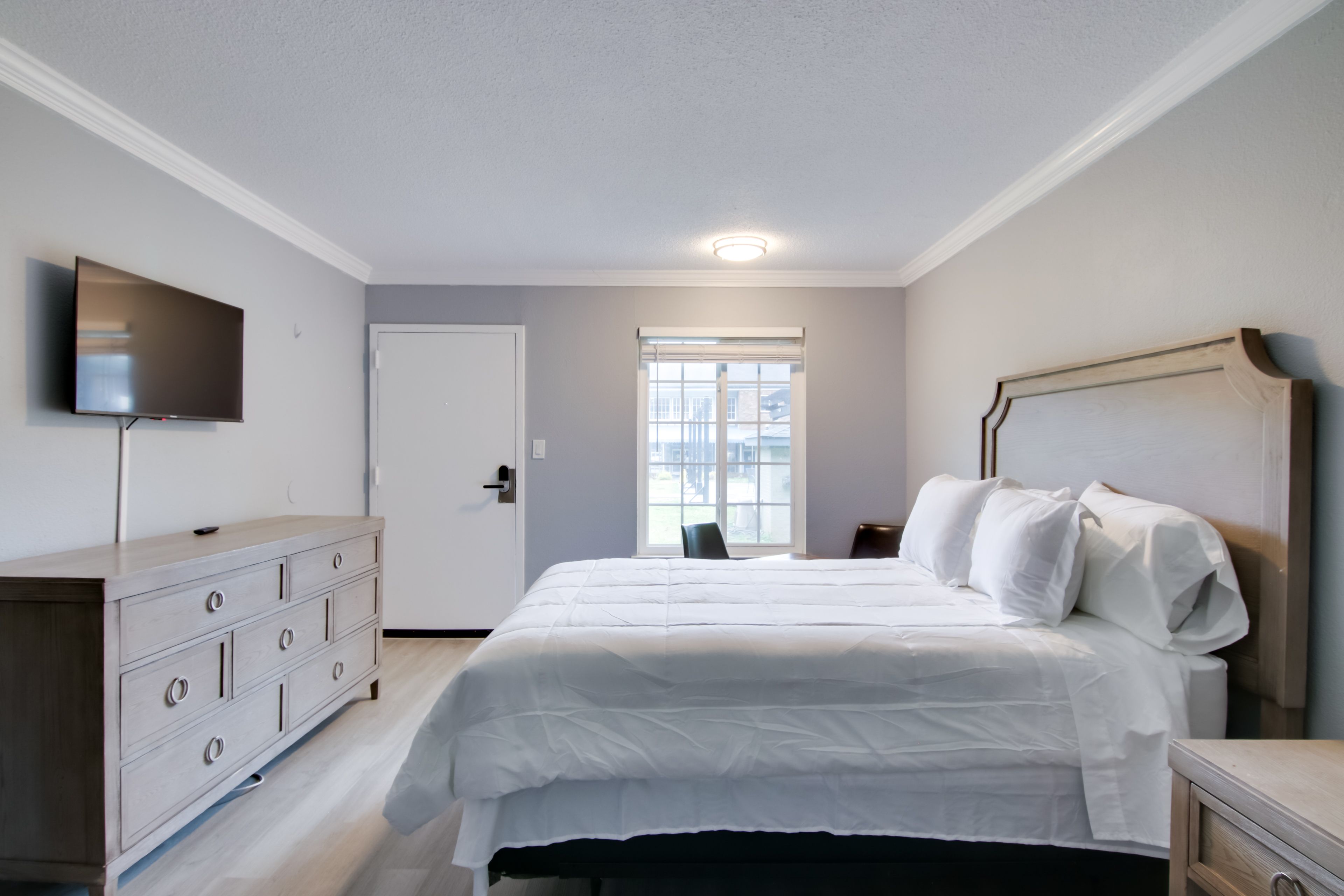 Charlotte Vacation Rental | Studio | 1BA | 500 Sq Ft | Step-Free Access