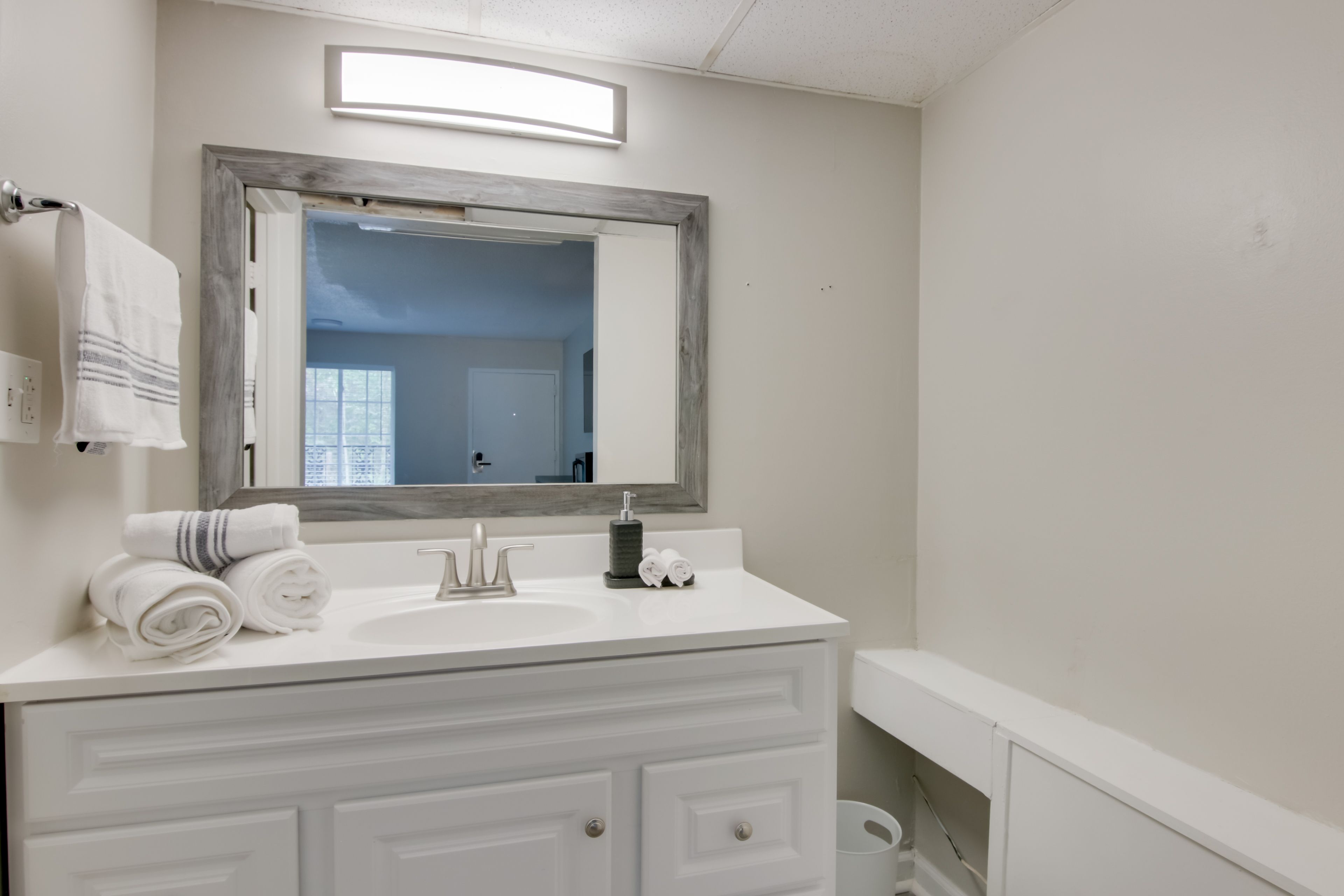 Bathroom | Towels Provided | Complimentary Toiletries | Hair Dryer