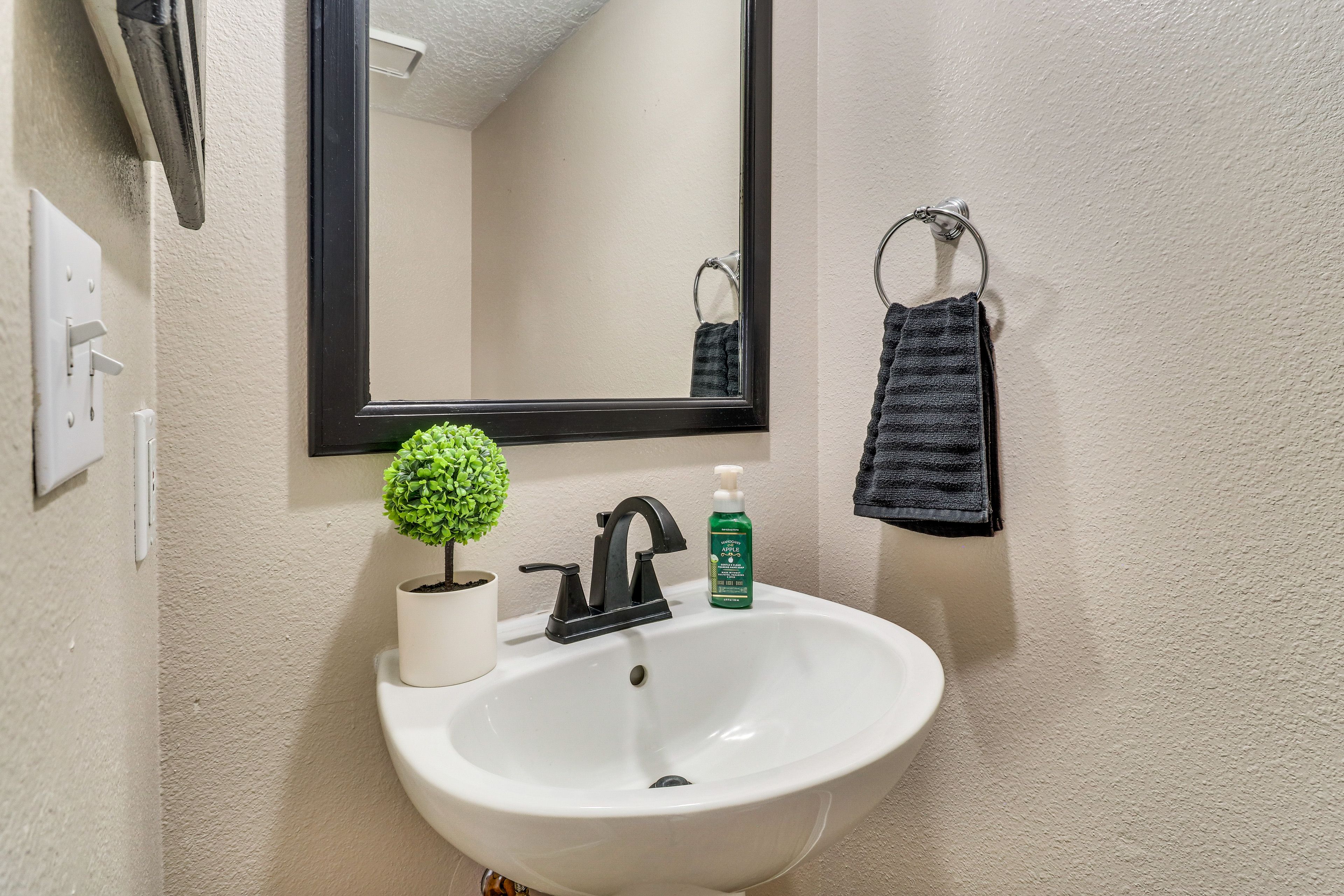 Half Bath | 1st Floor