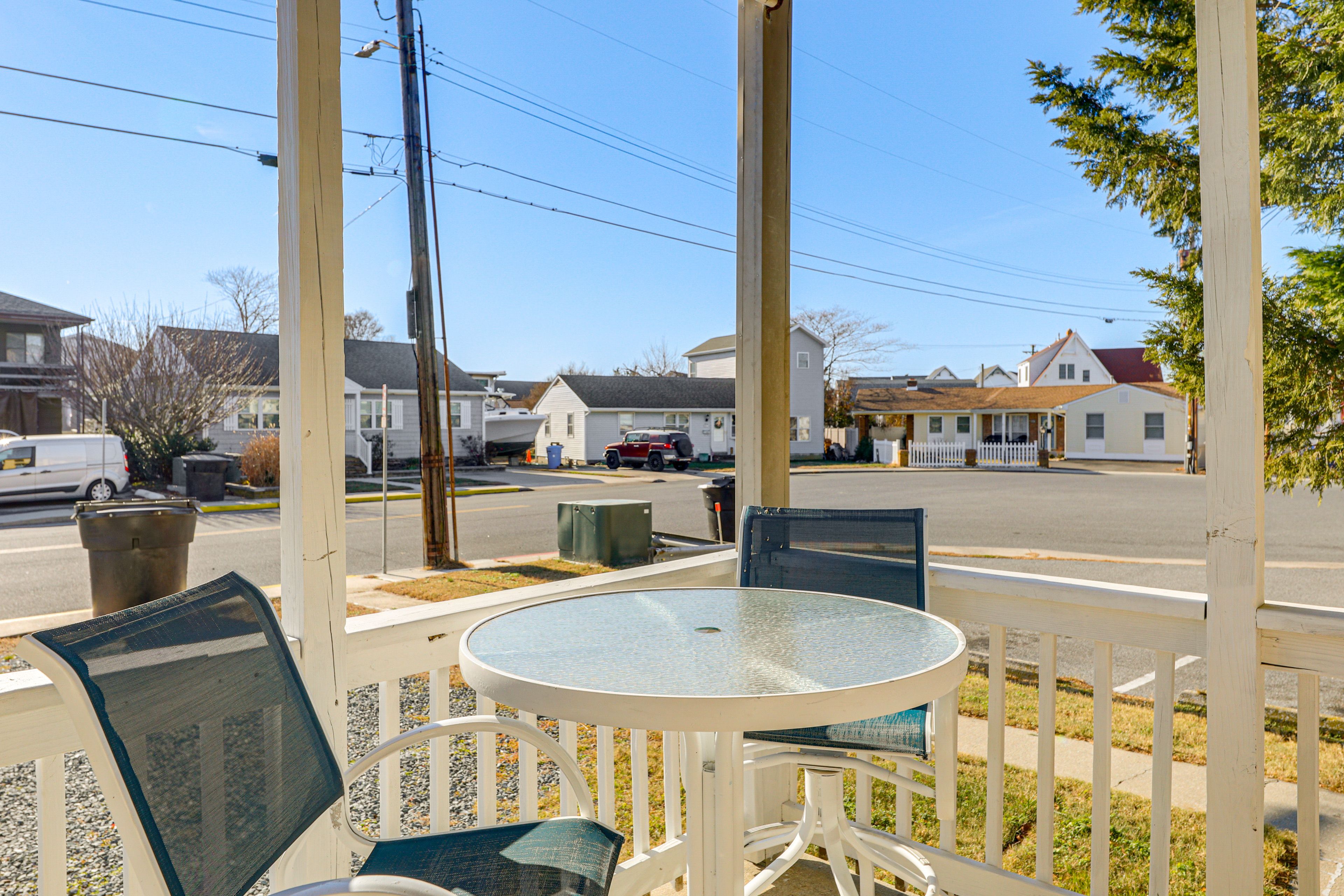 Private Patio w/ Seating