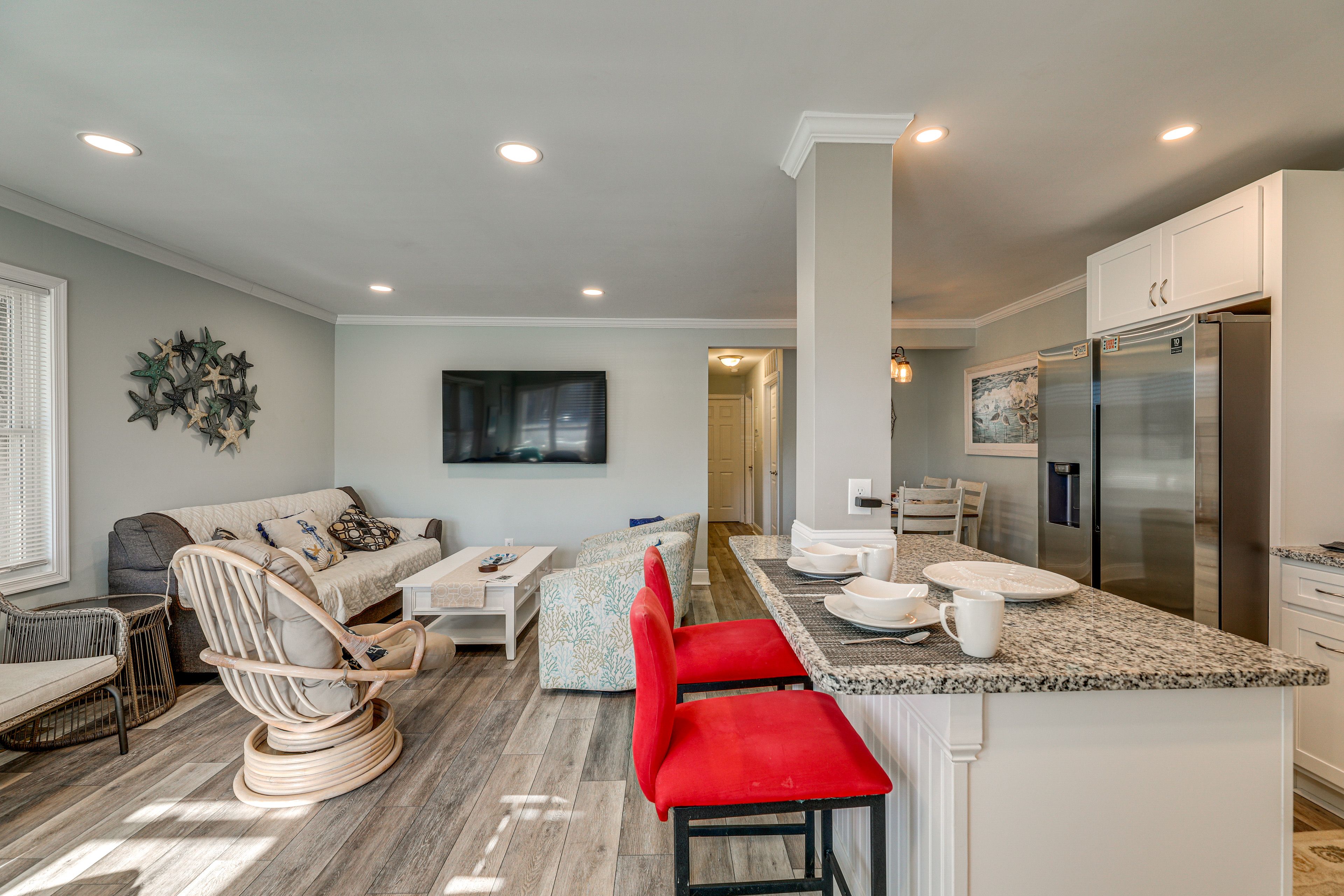 Property Interior | Central A/C & Heating | Free WiFi