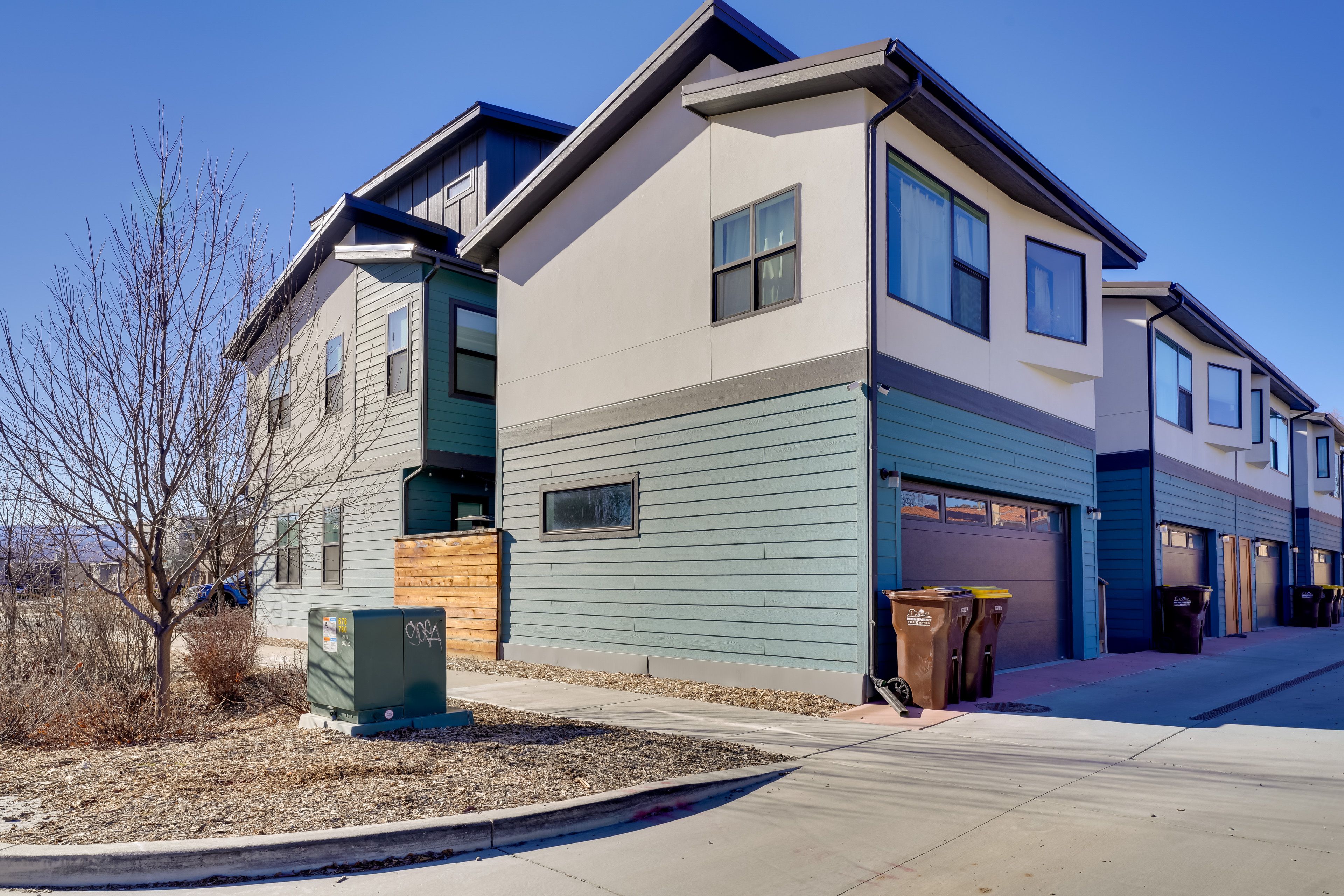 Parking | Garage (1 Vehicle, Addt'l Fee Required)