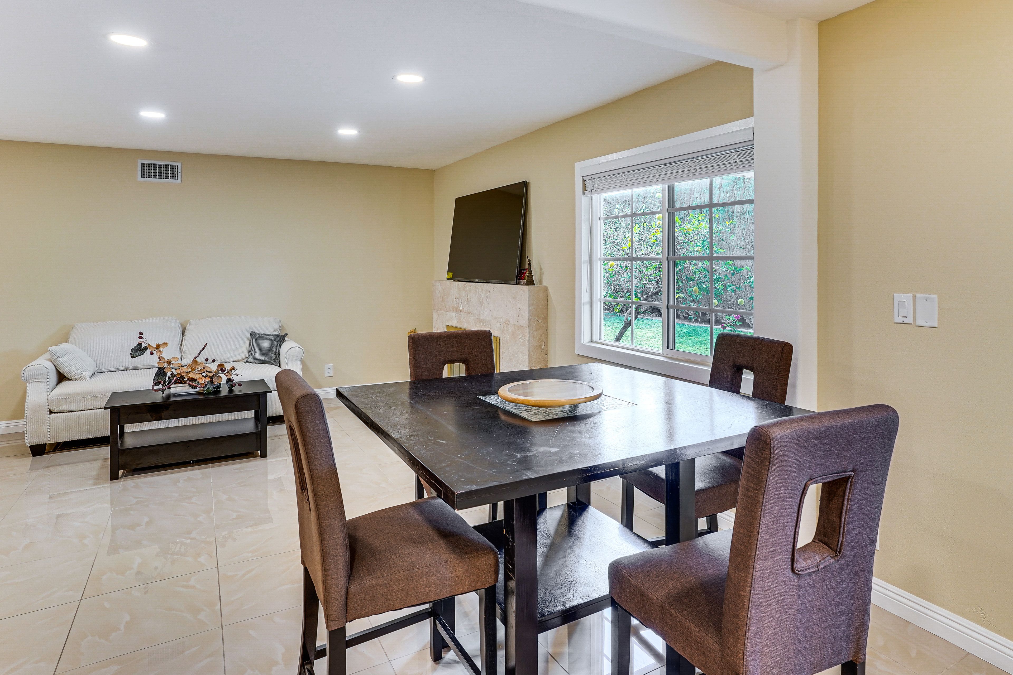 Dining Area | Dishware/Flatware