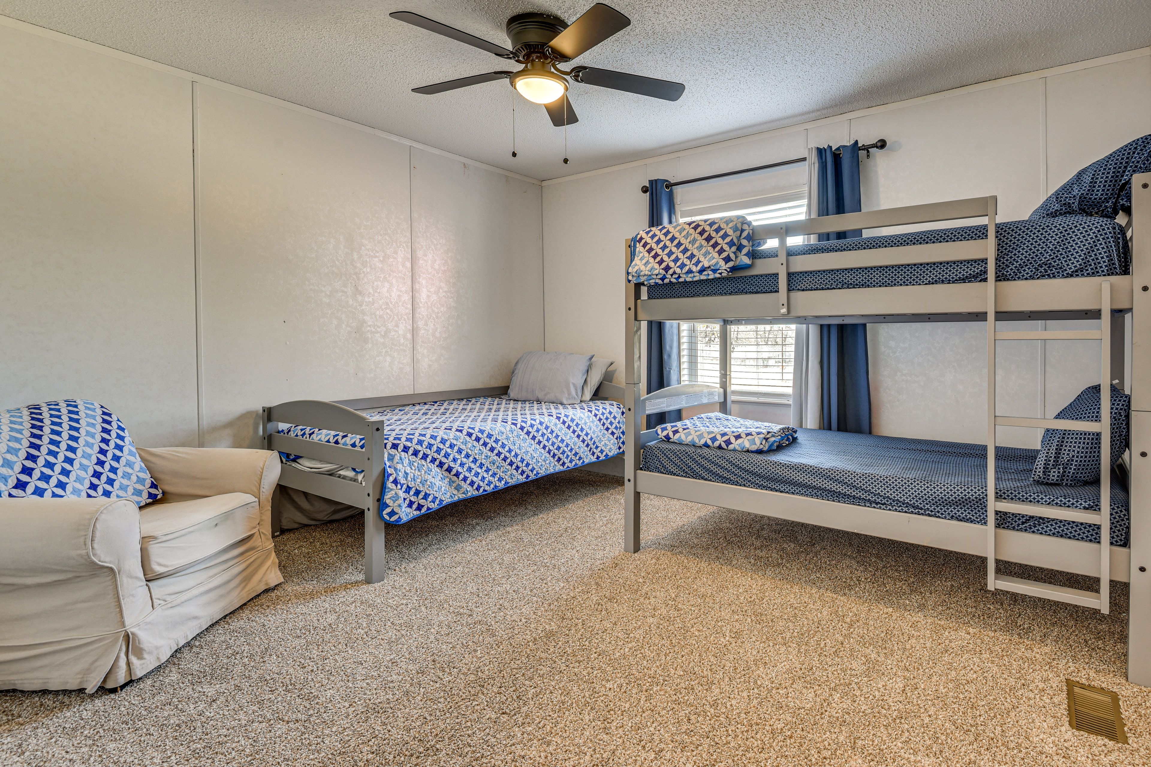 Bedroom 2 | Twin Bed | Twin Bunk Bed